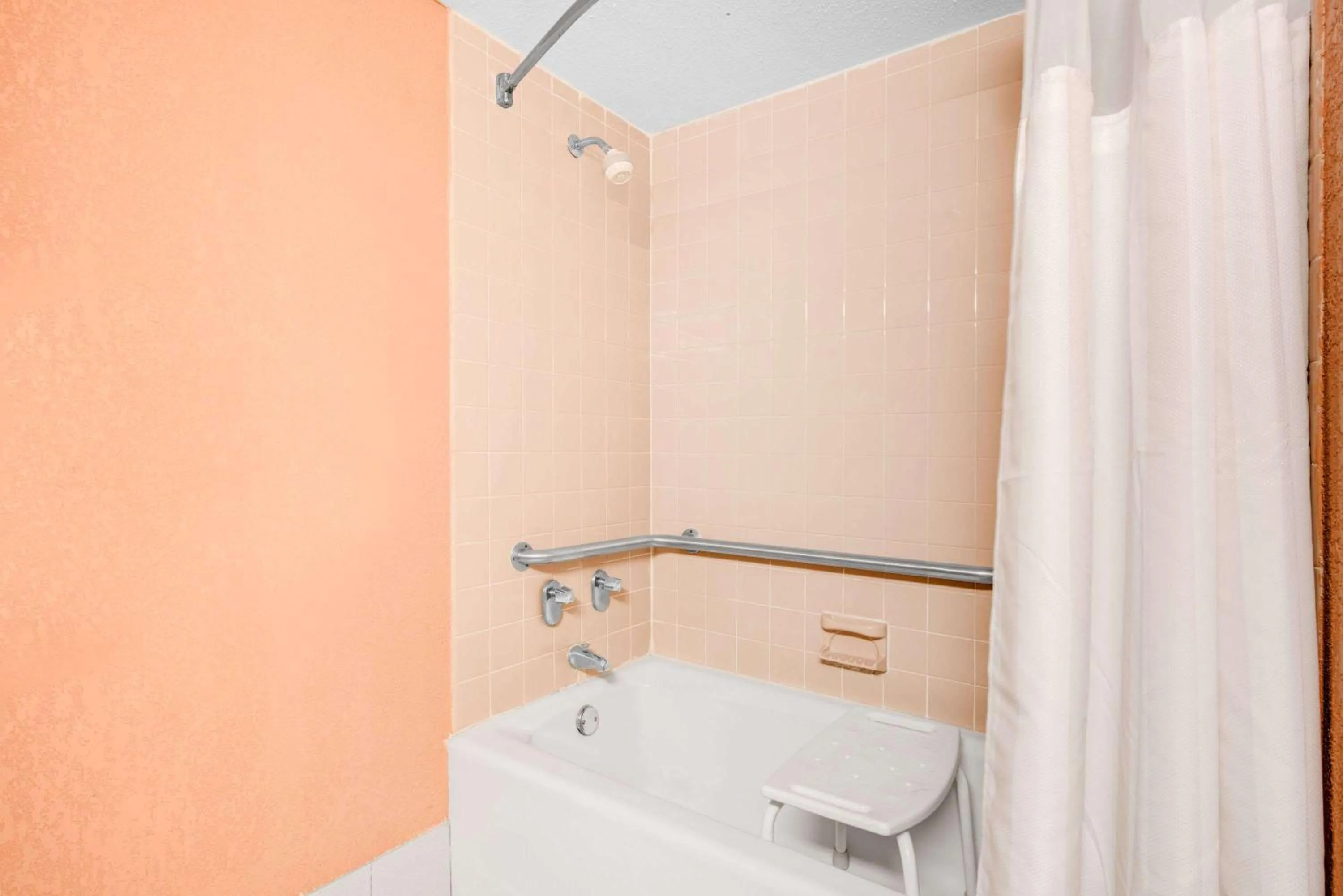 Bathroom in Express Inn Harrisburg South New Cumberland