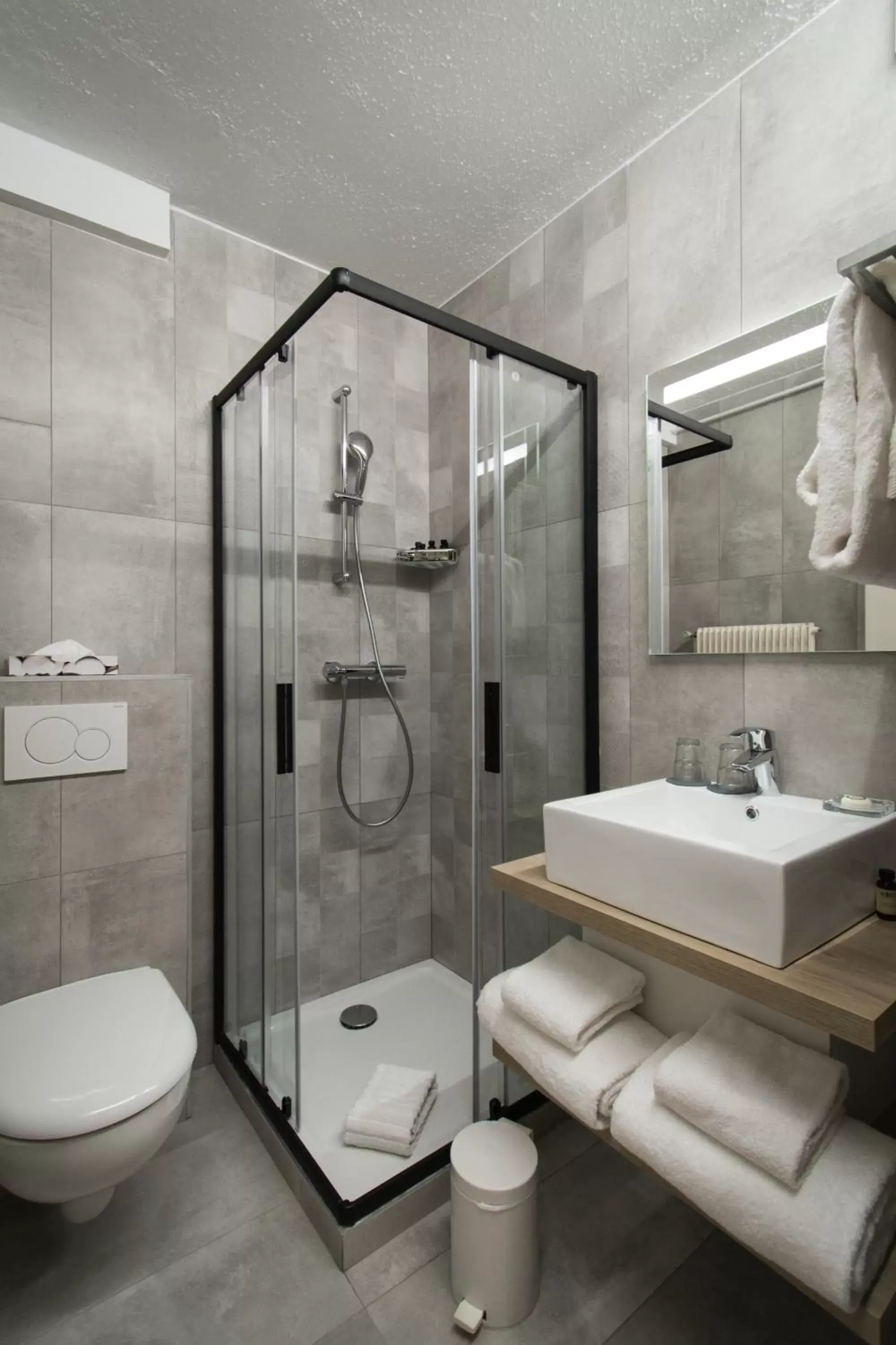 Bathroom in Hotel Rohan, Centre Cathédrale