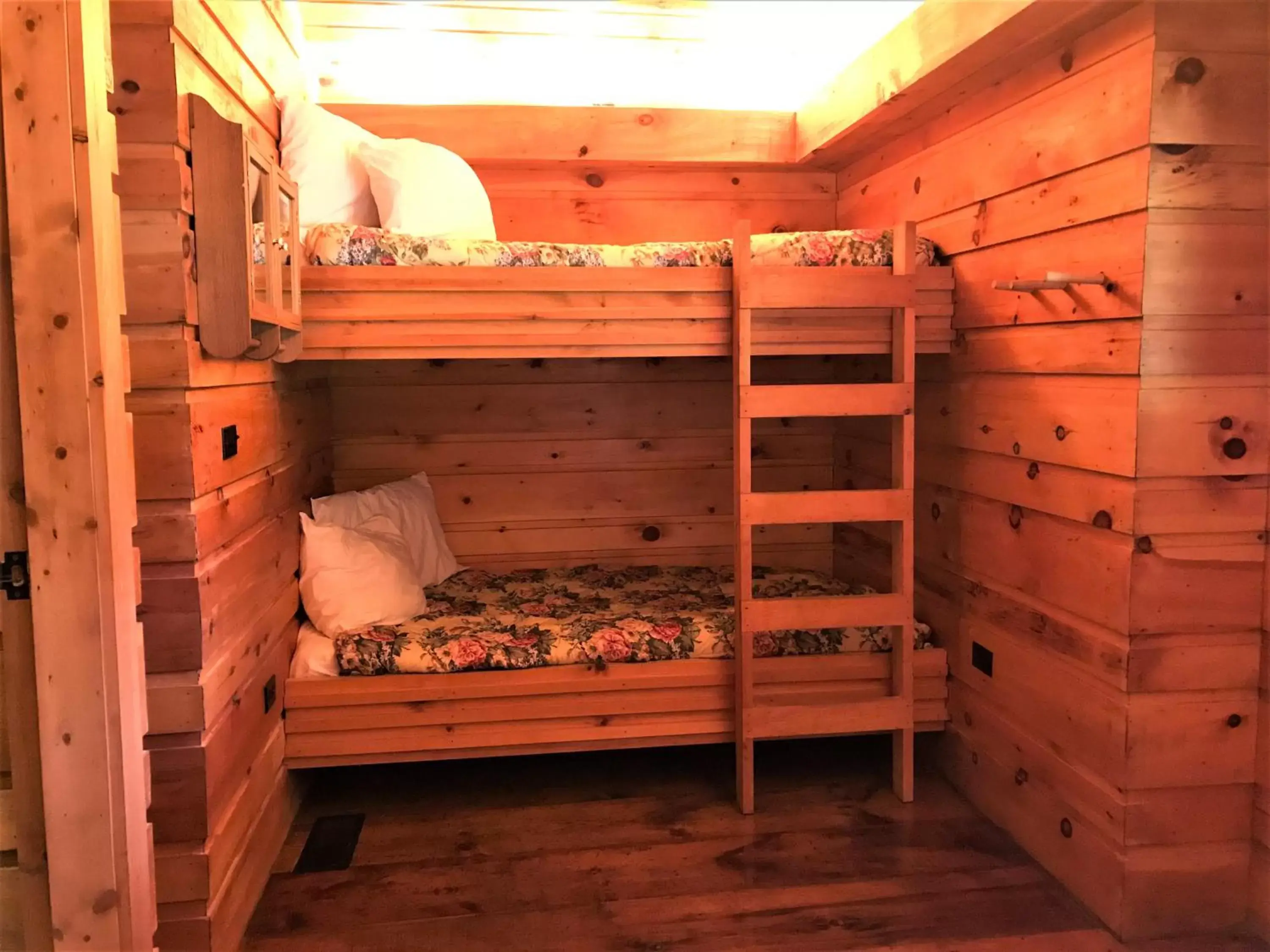 bunk bed in Drummond Island Resort & Conference Center
