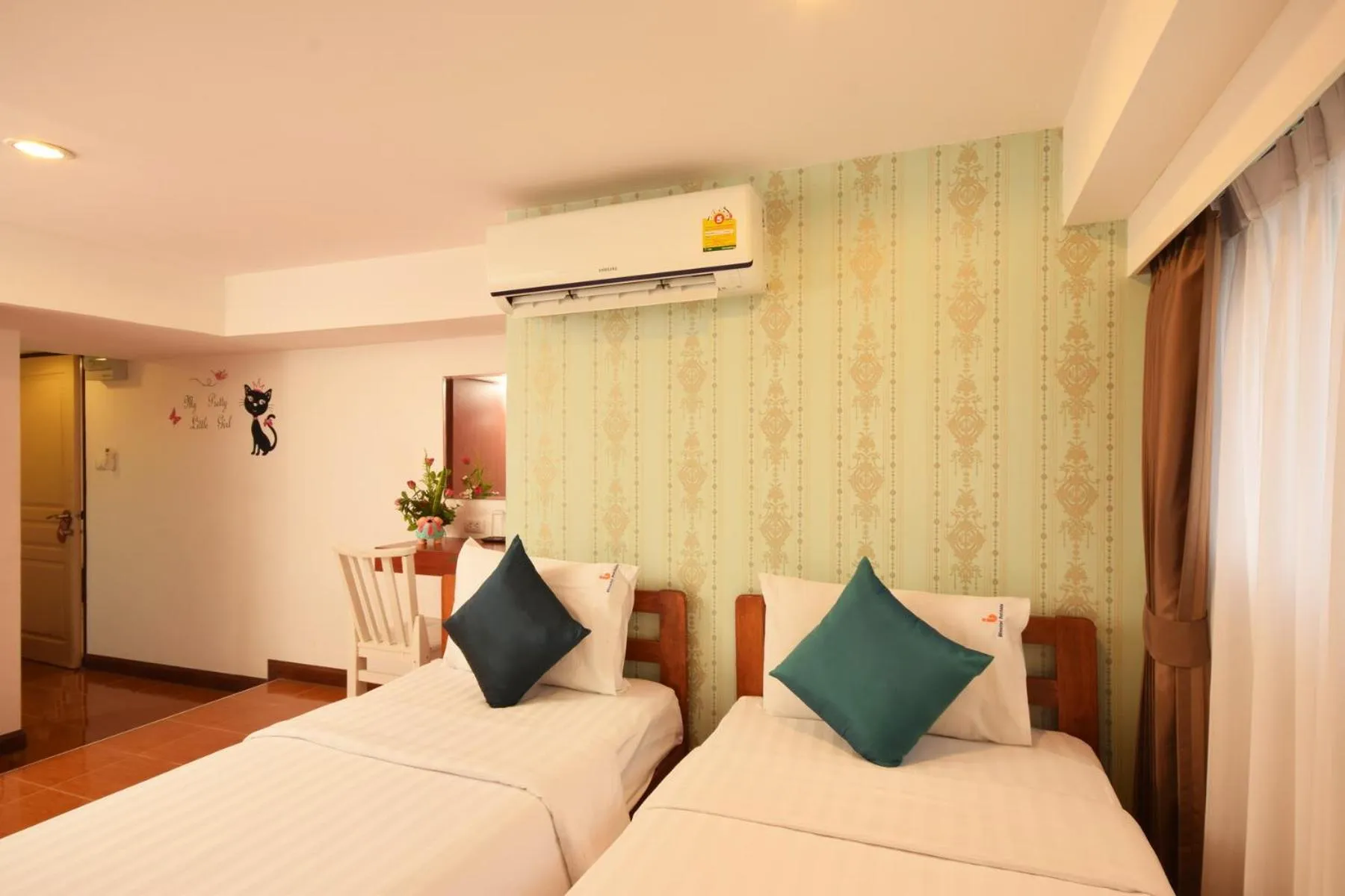 Bed in Blissotel Ratchada