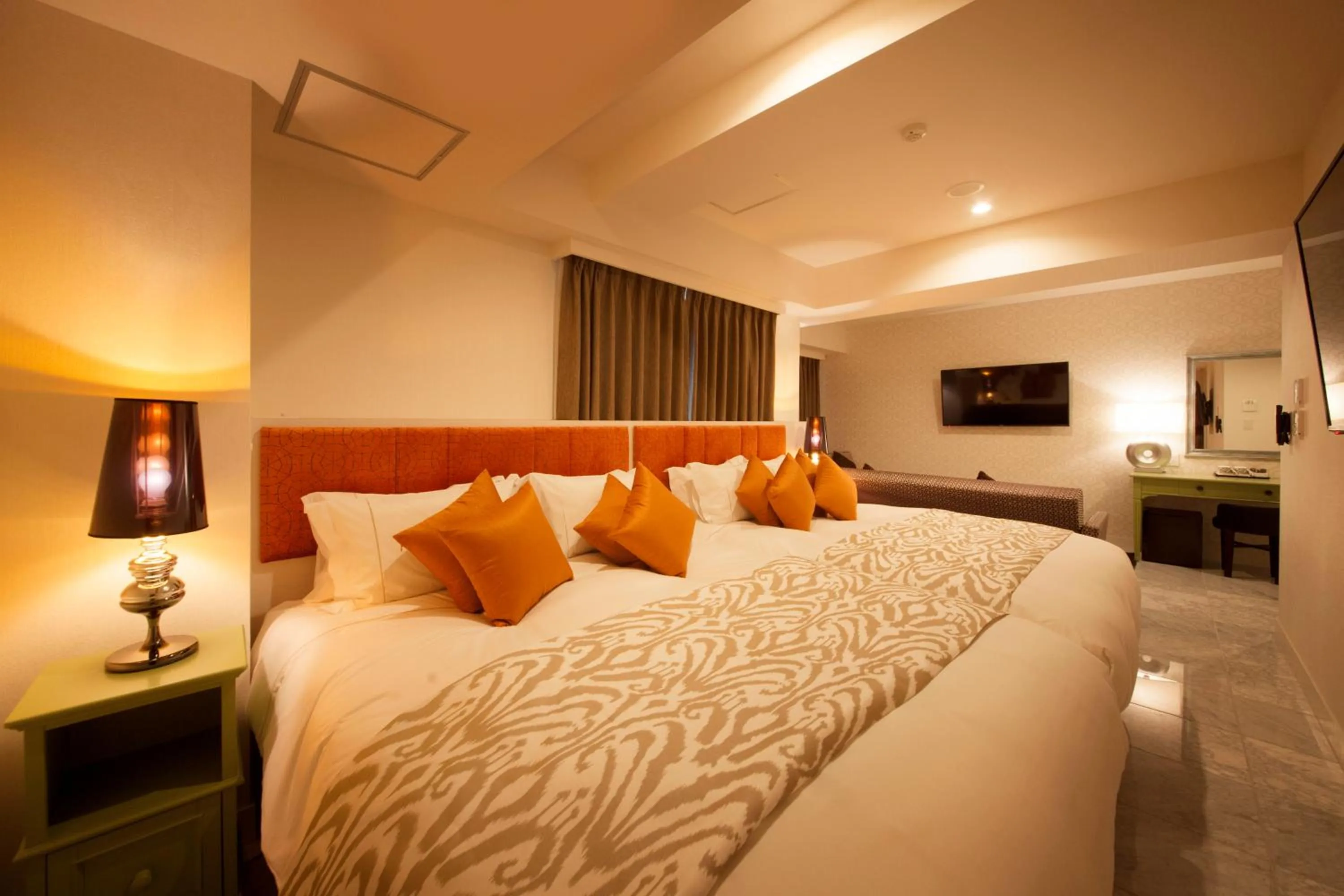 Photo of the whole room, Bed in Centurion Hotel Grand Akasakamitsuke Station