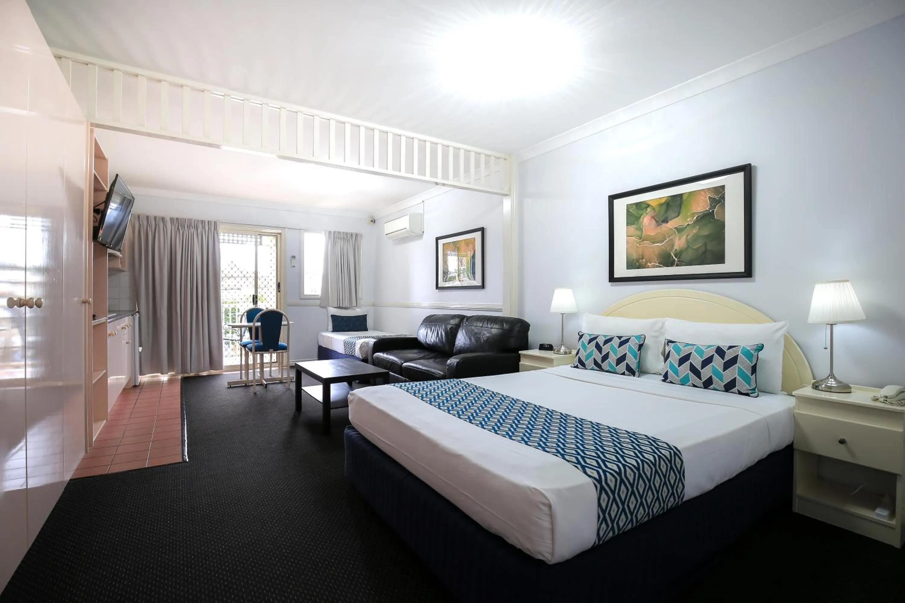 Bed in Toowong Central Motel Apartments