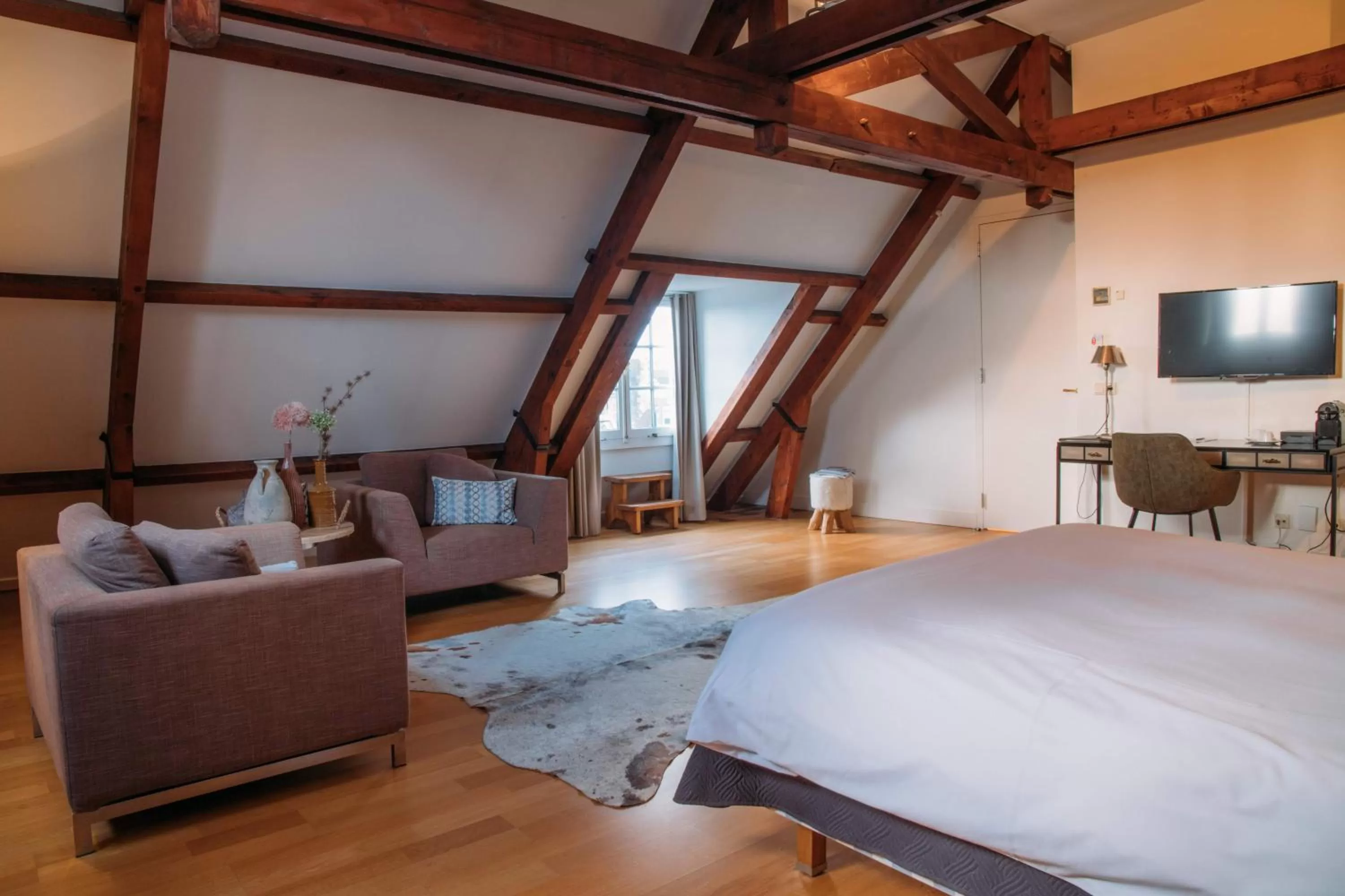 Photo of the whole room, Bed in Hotel ML