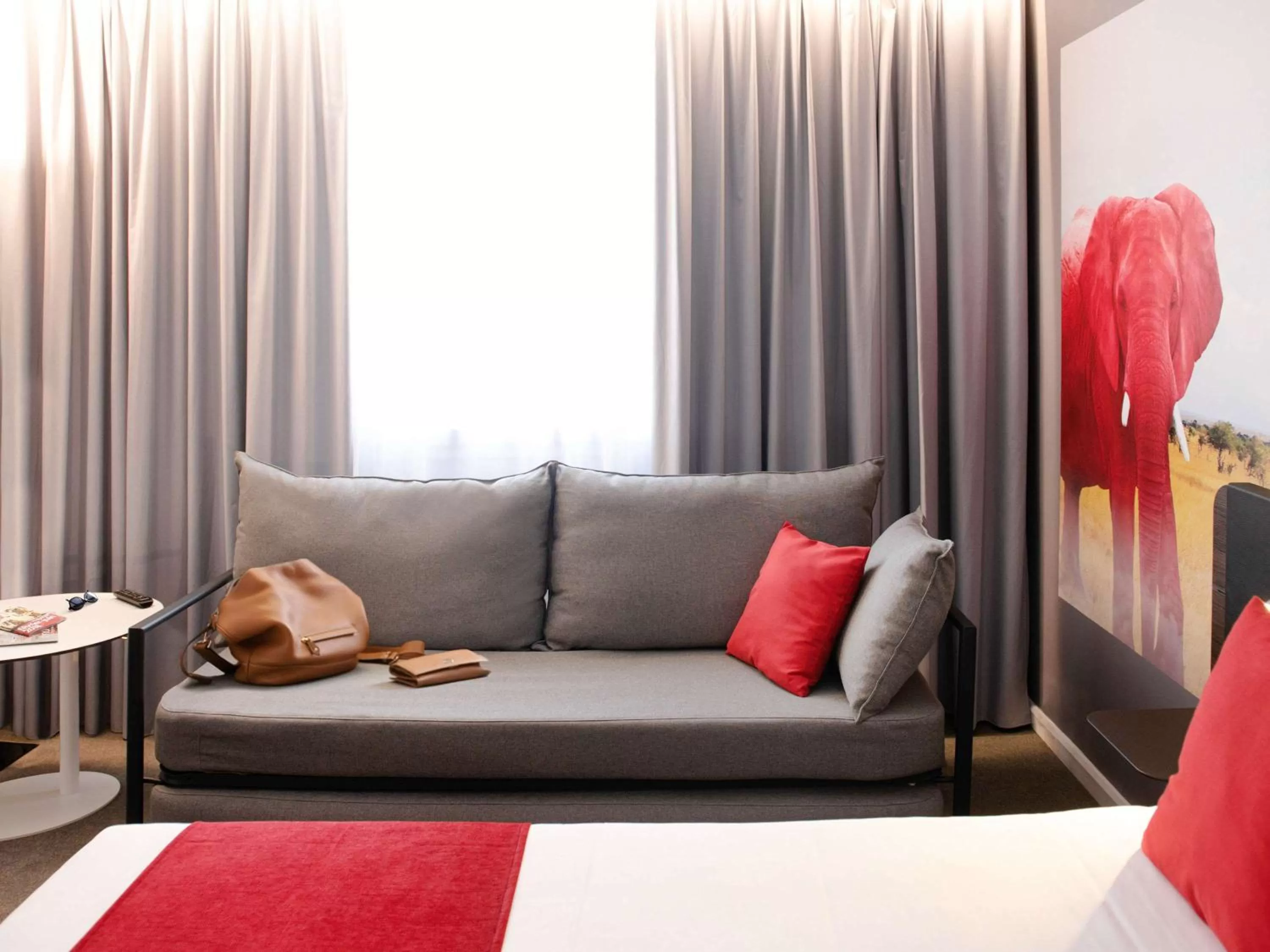 Photo of the whole room in Novotel Lyon Gerland Musée des Confluences