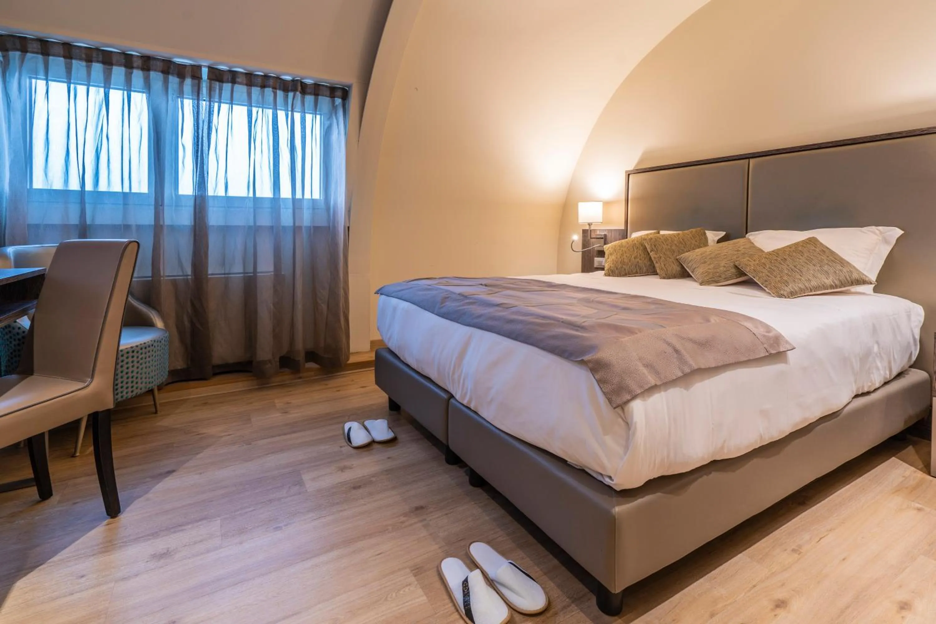 Bedroom, Bed in Smart Hotel Holiday