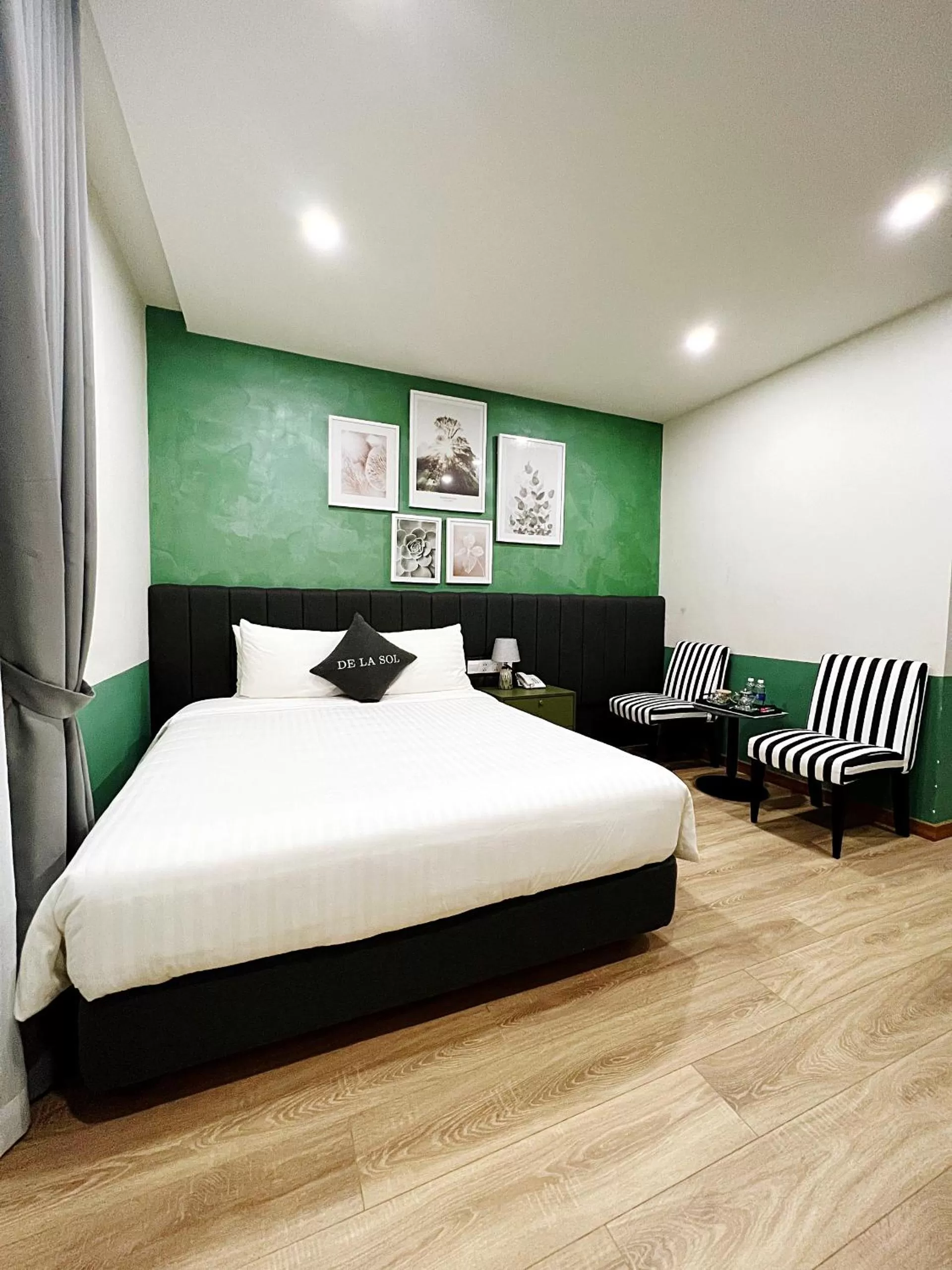 Bedroom, Bed in De La Sol Villa Dalat