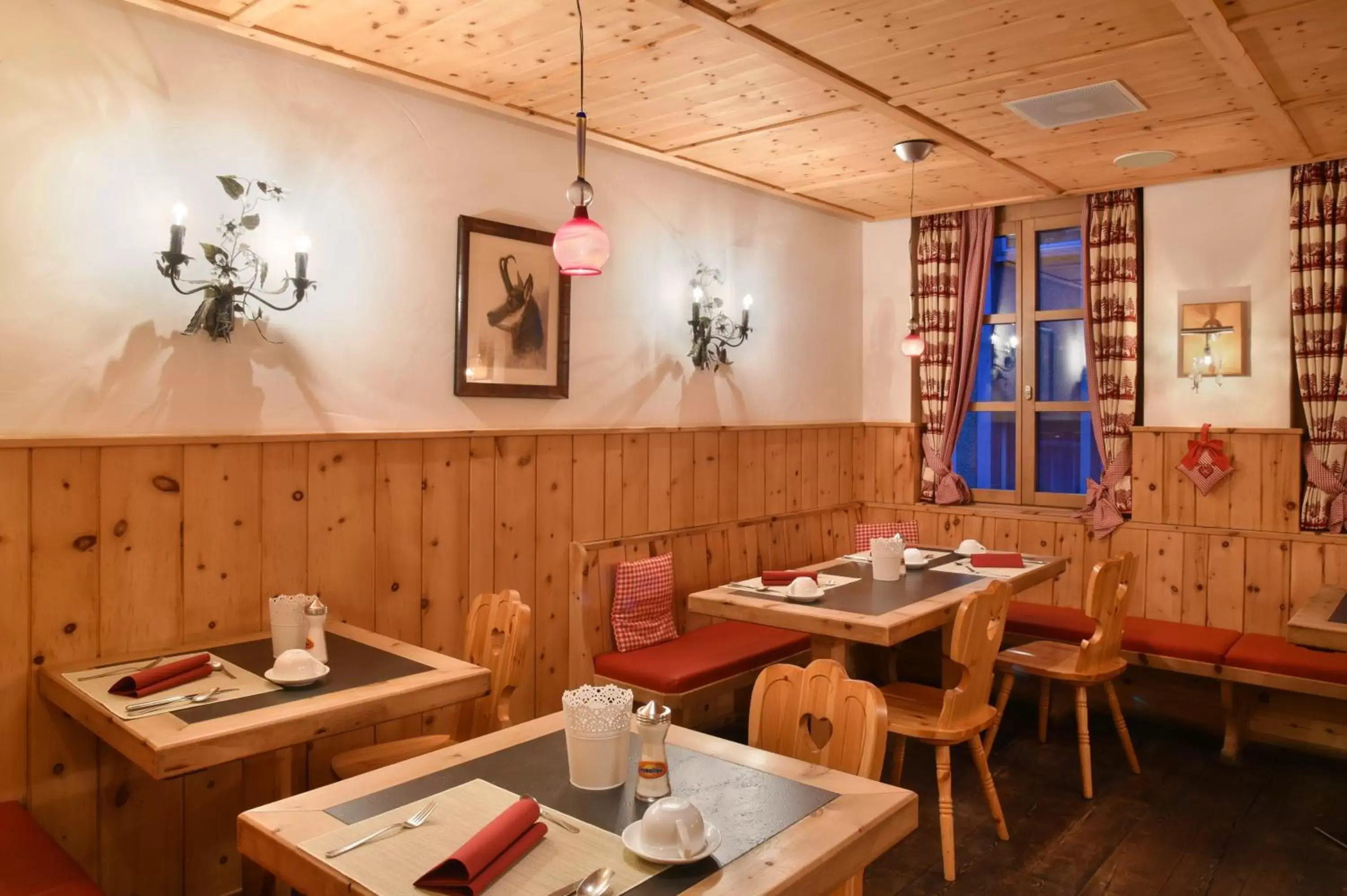 Restaurant/Places to Eat in Hotel Piz St. Moritz