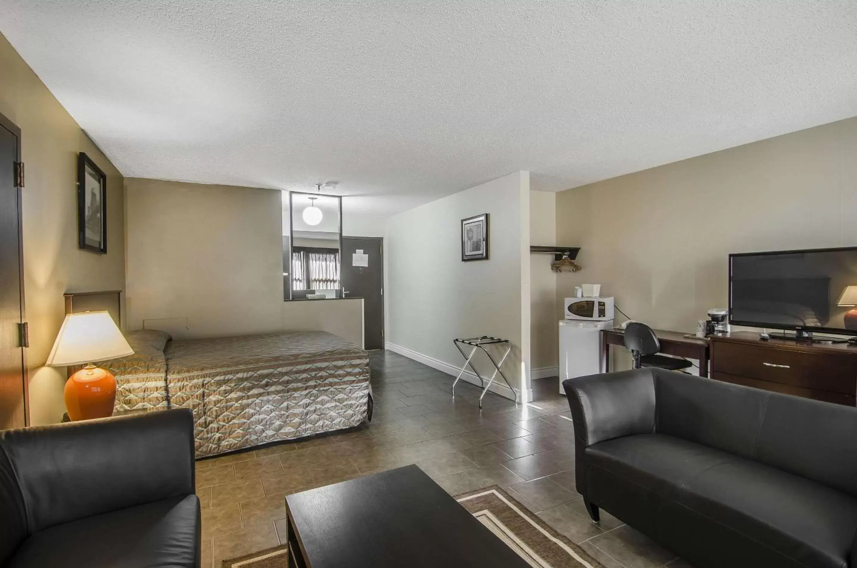 Photo of the whole room in Econo Lodge Lloydminster Photo of the whole room in Econo Lodge Lloydminster