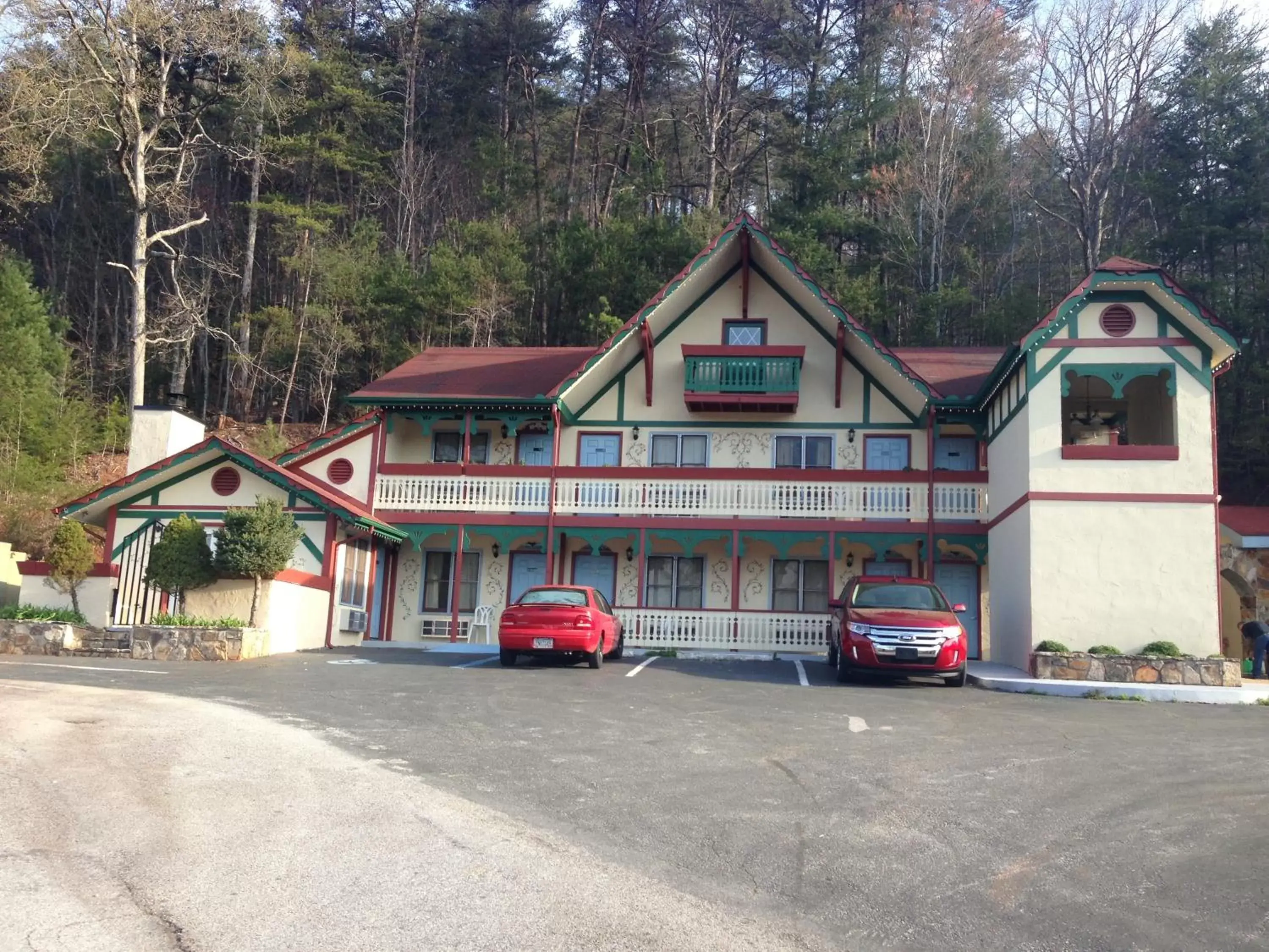 Facade/entrance, Property Building in Heidi Motel - Helen