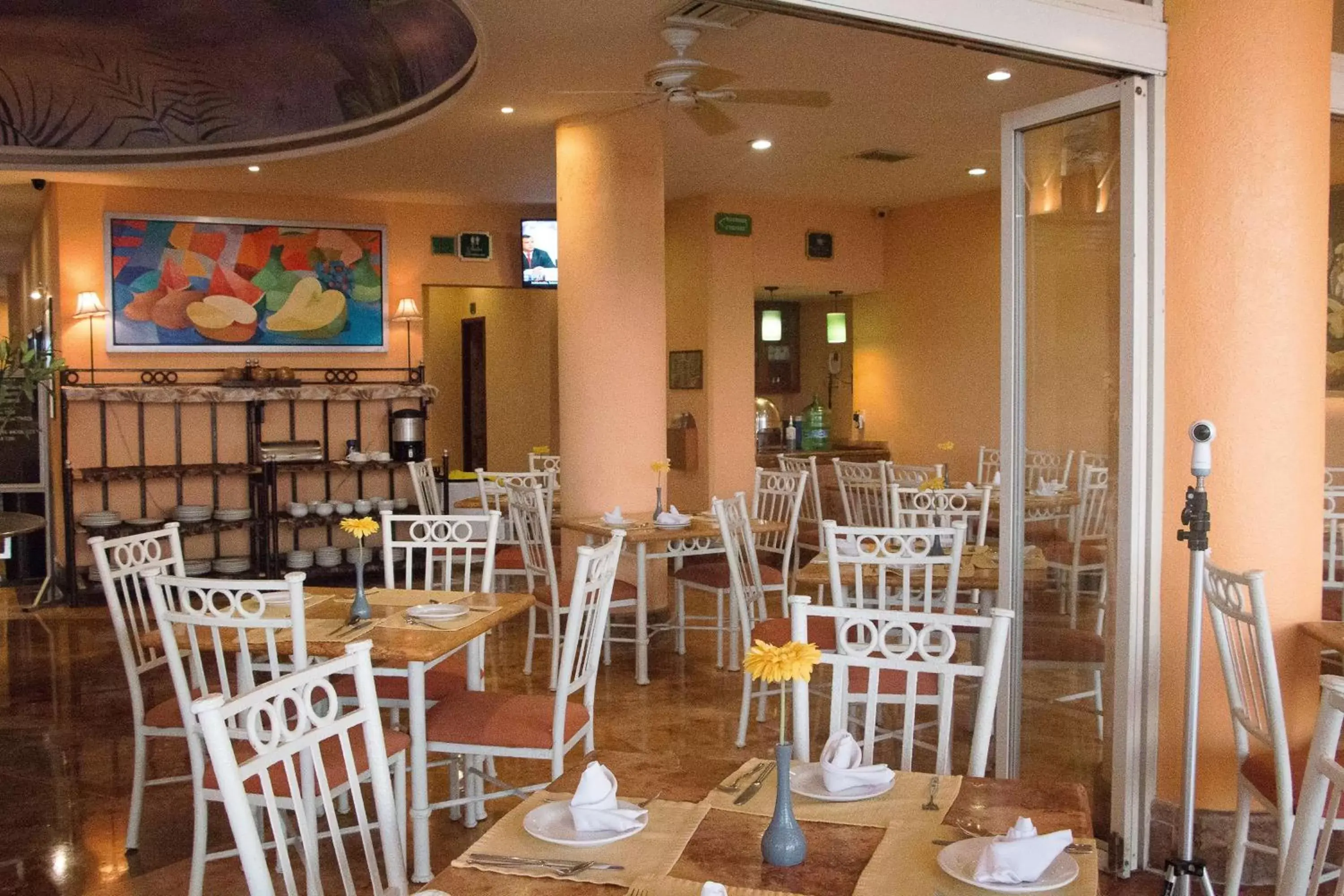 Restaurant/Places to Eat in Best Western Posada Freeman