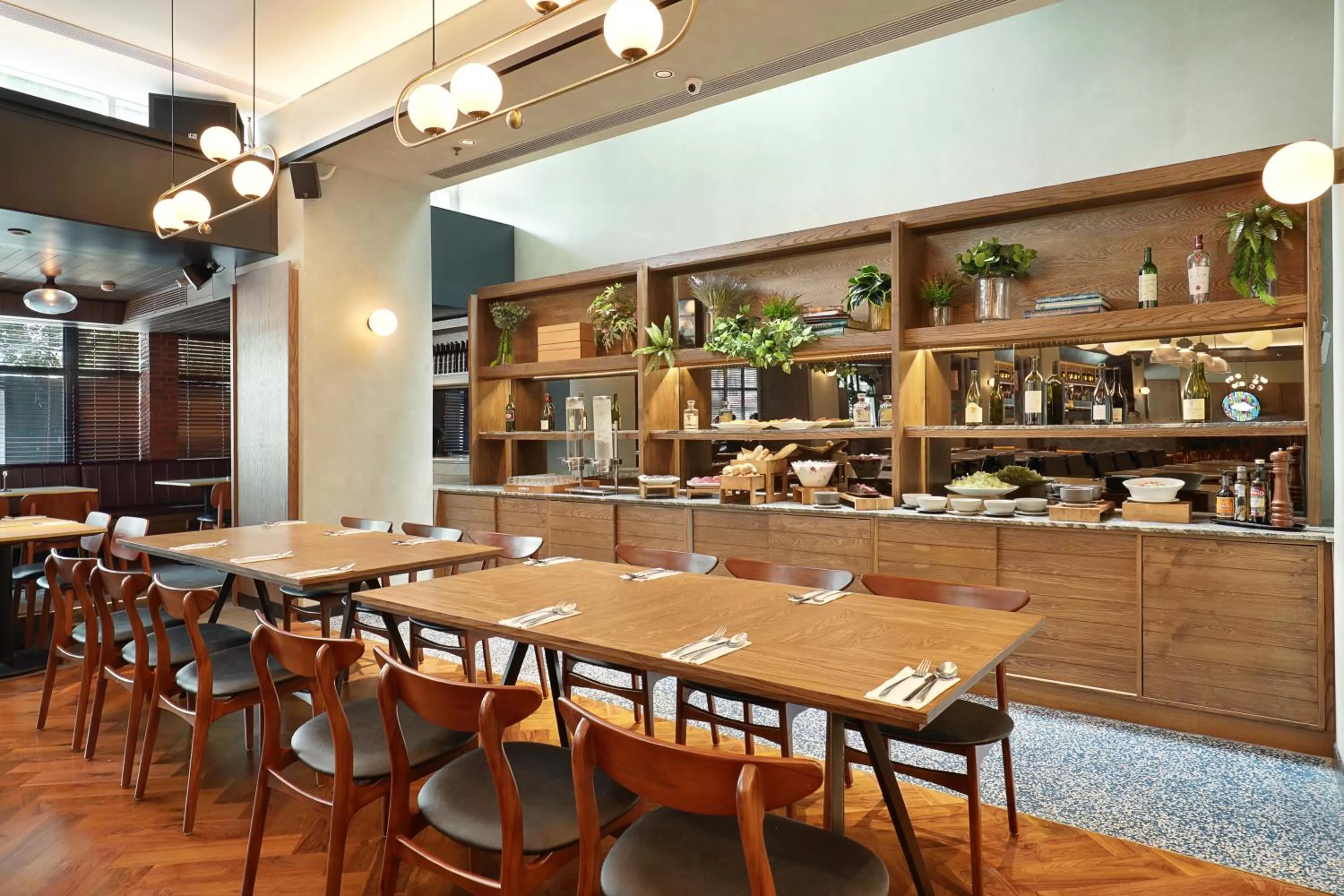 Restaurant/places to eat in Swiss-Belinn Wahid Hasyim