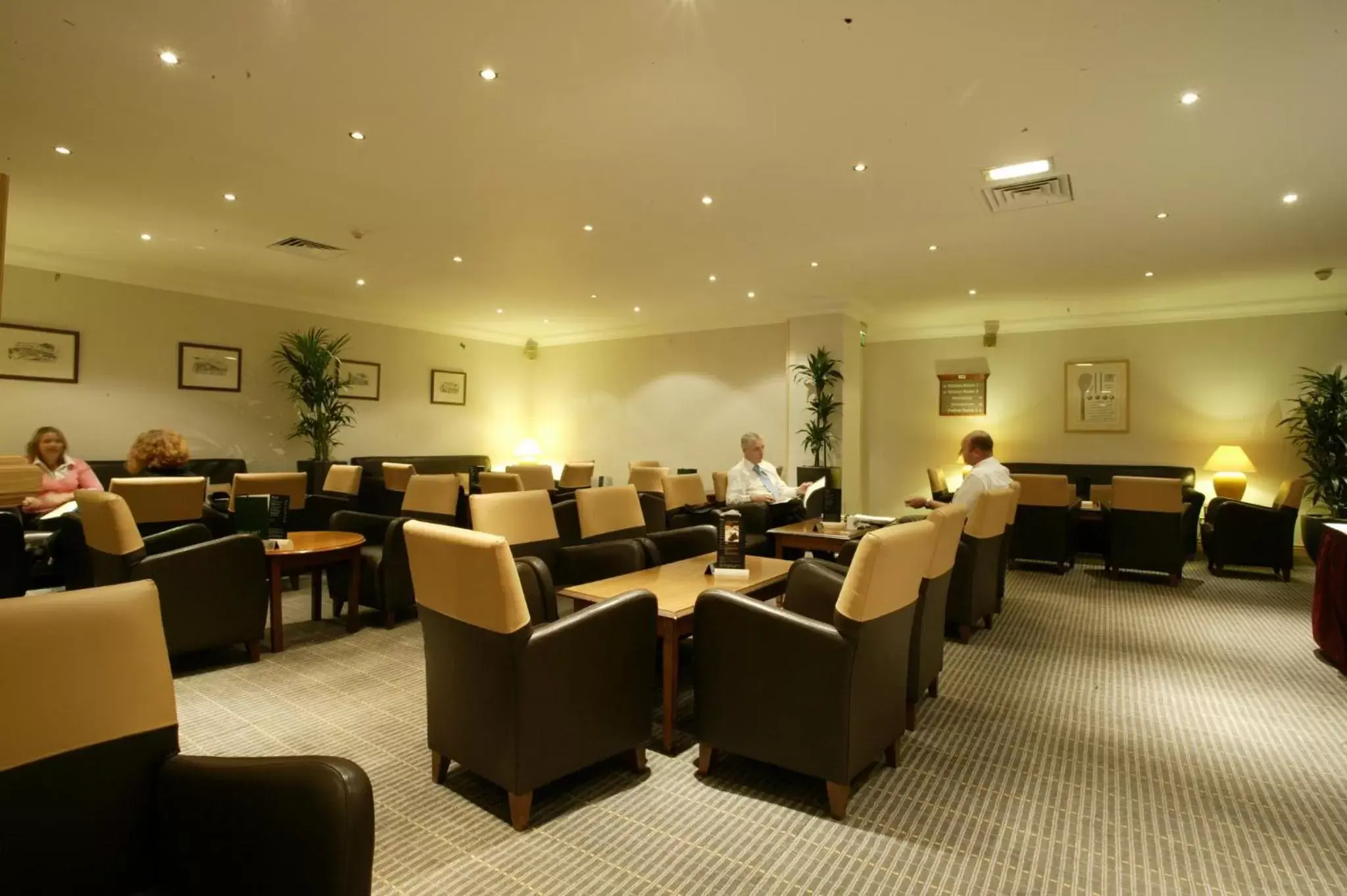 Property building, Restaurant/Places to Eat in Holiday Inn Leeds-Wakefield M1 Jct40, an IHG Hotel