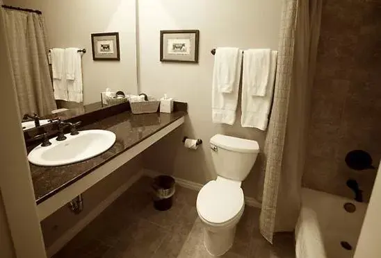 Bathroom in Wildcatter Ranch and Resort