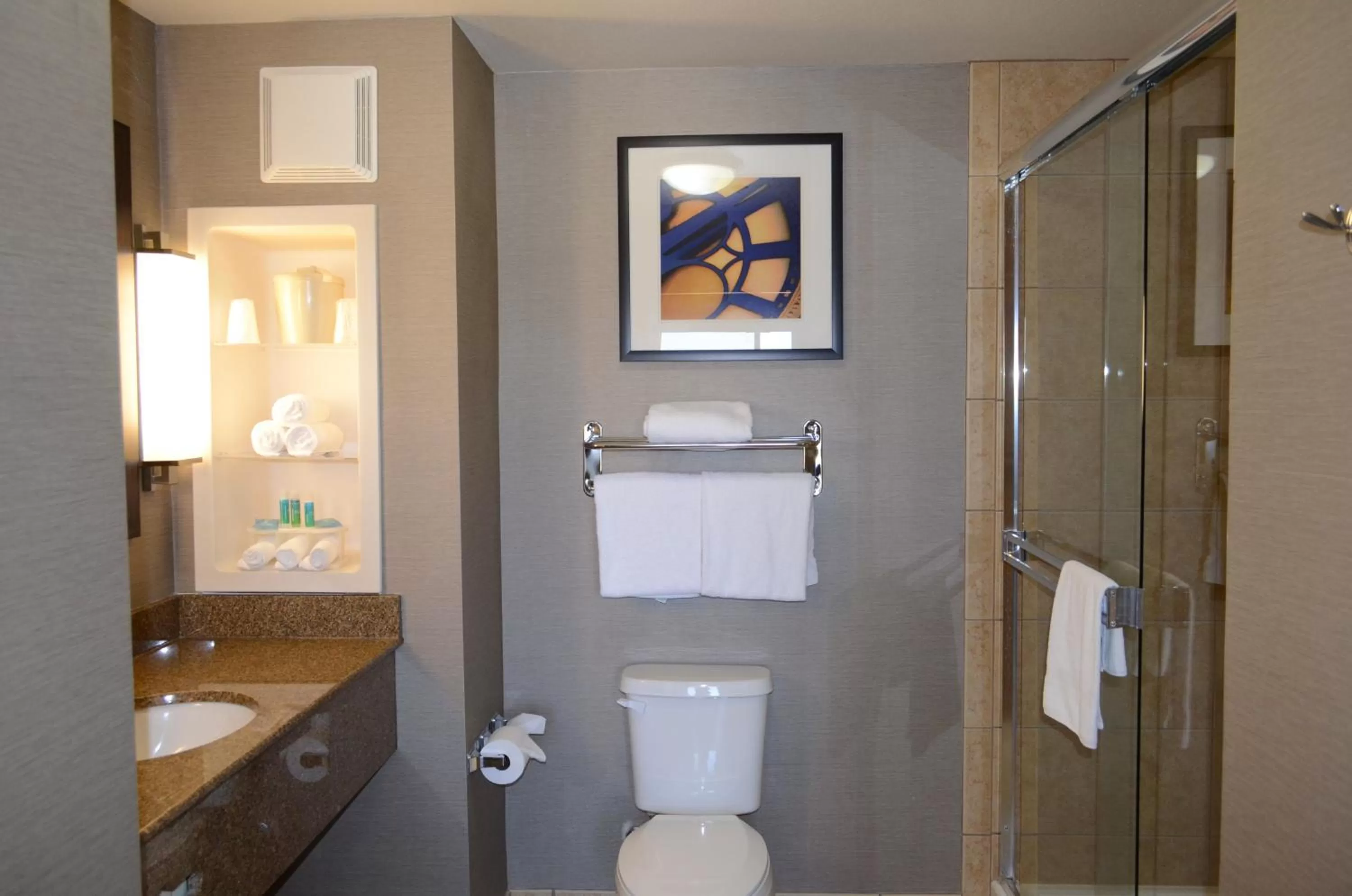 Bathroom in Holiday Inn Express Hotel & Suites Barstow by IHG