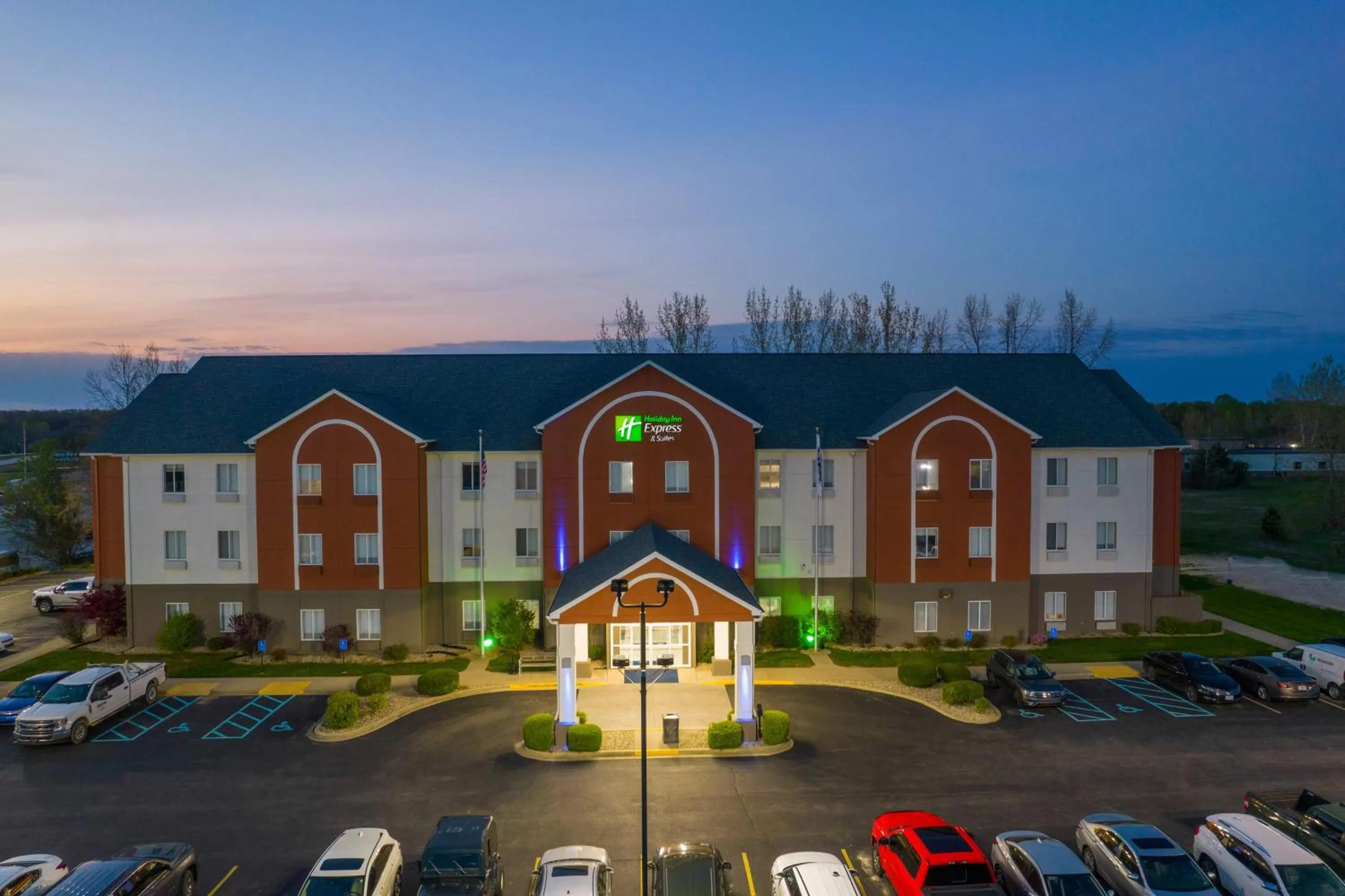 Property building in Holiday Inn Express Hotel & Suites Bedford by IHG