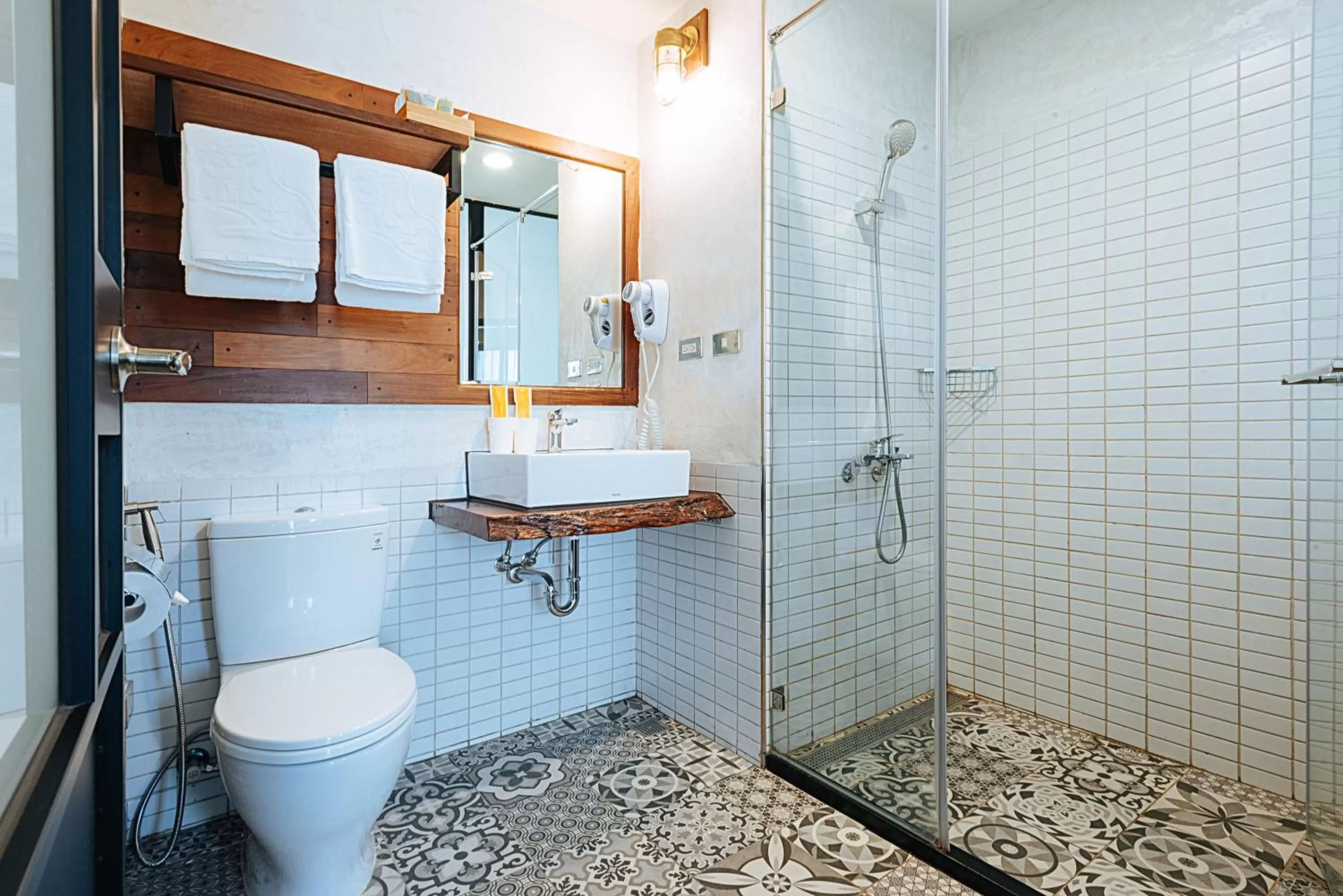 Shower in Chillax Inn B&B 恆春鬆塊民宿