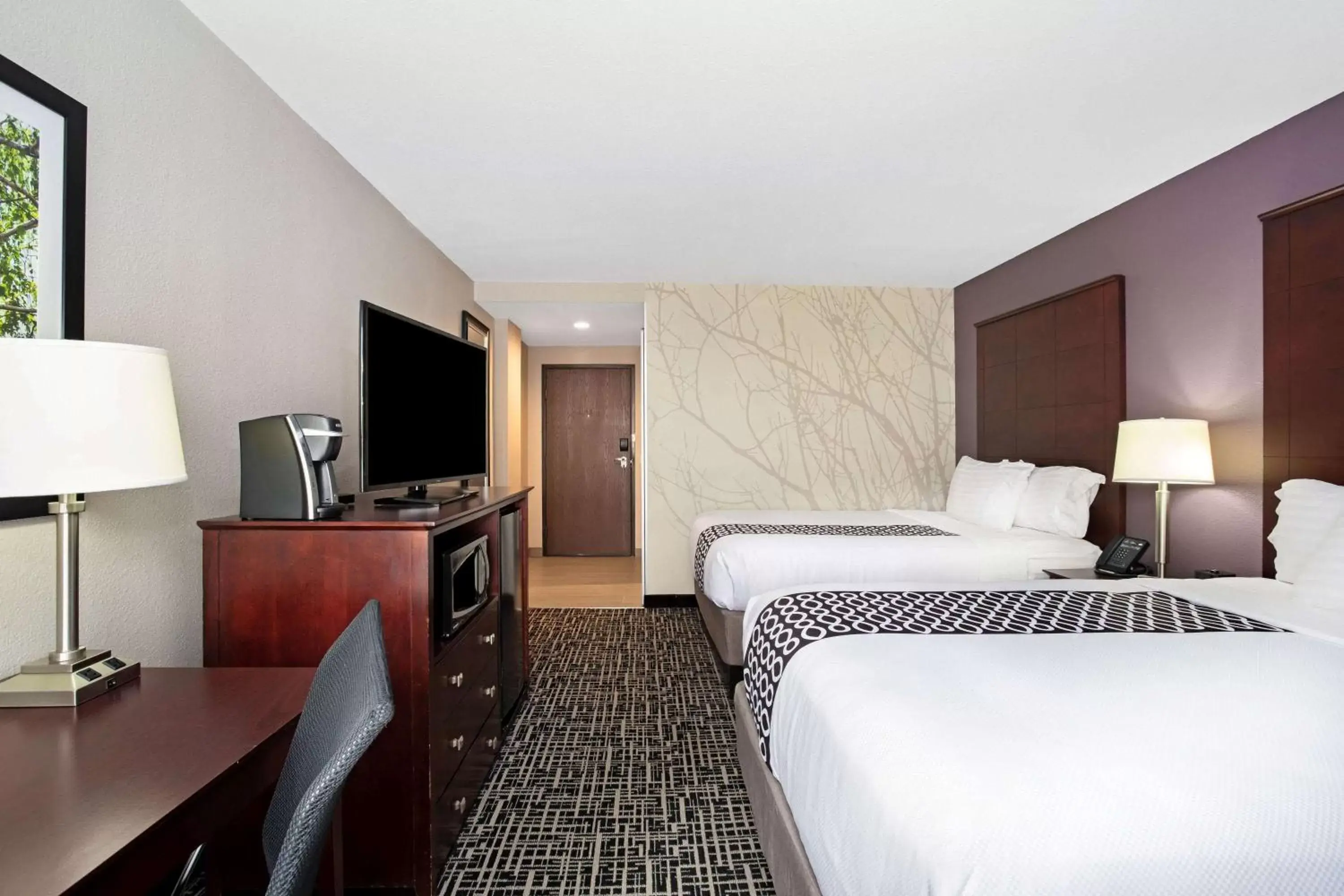 Photo of the whole room, Bed in La Quinta Inn & Suites by Wyndham Denver Aurora Medical Photo of the whole room, Bed in La Quinta Inn & Suites by Wyndham Denver Aurora Medical