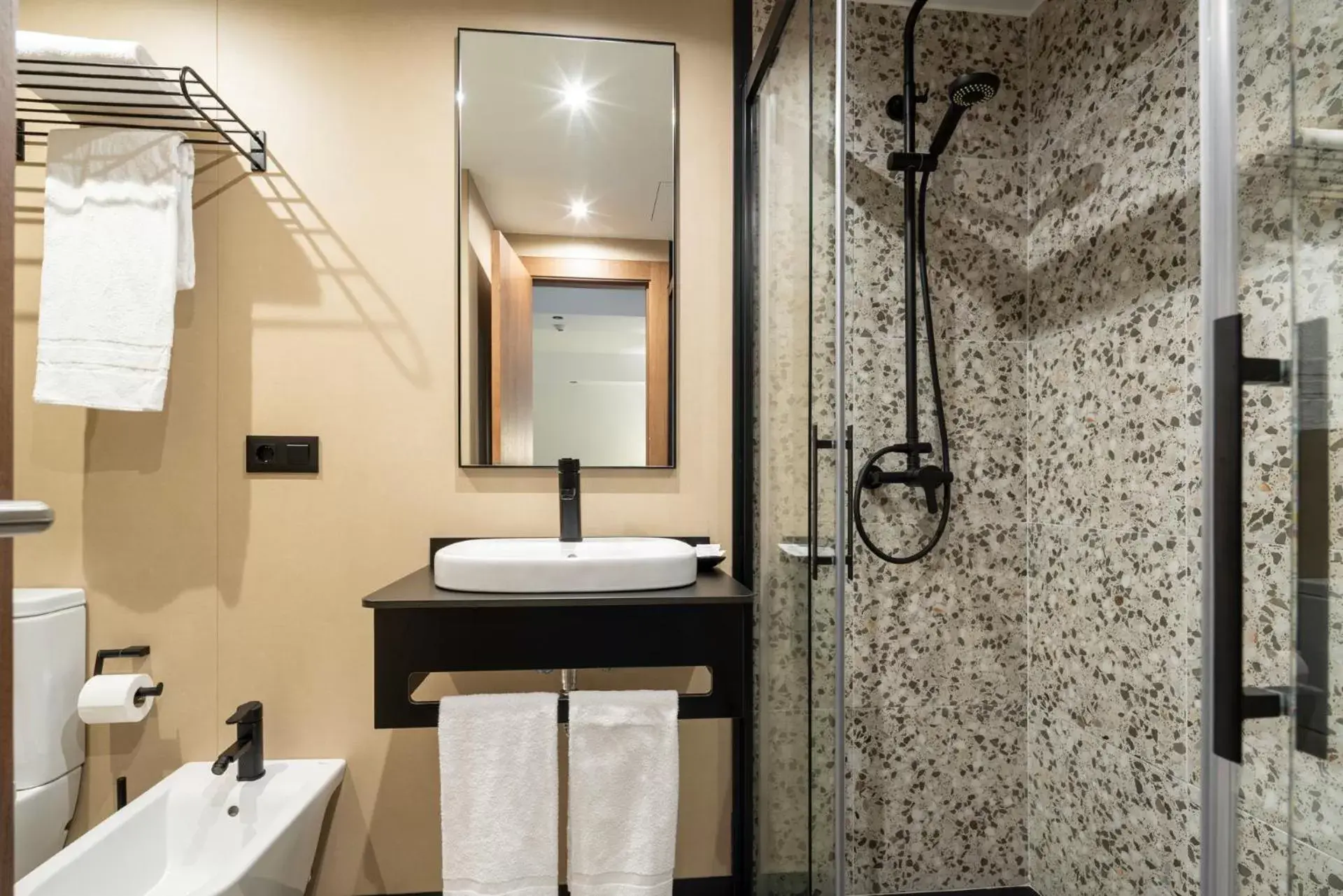 Shower, Bathroom in Hotel Costa Atlántica