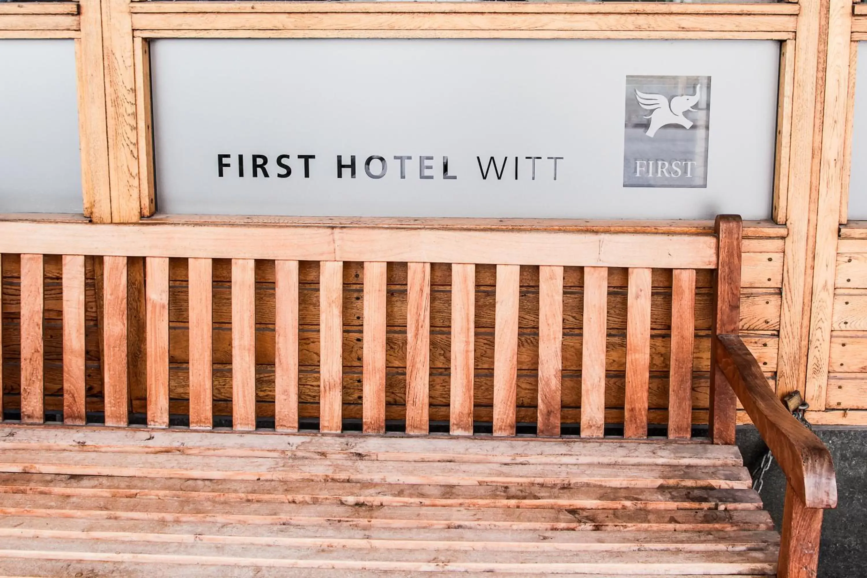 Facade/entrance in First Hotel Witt