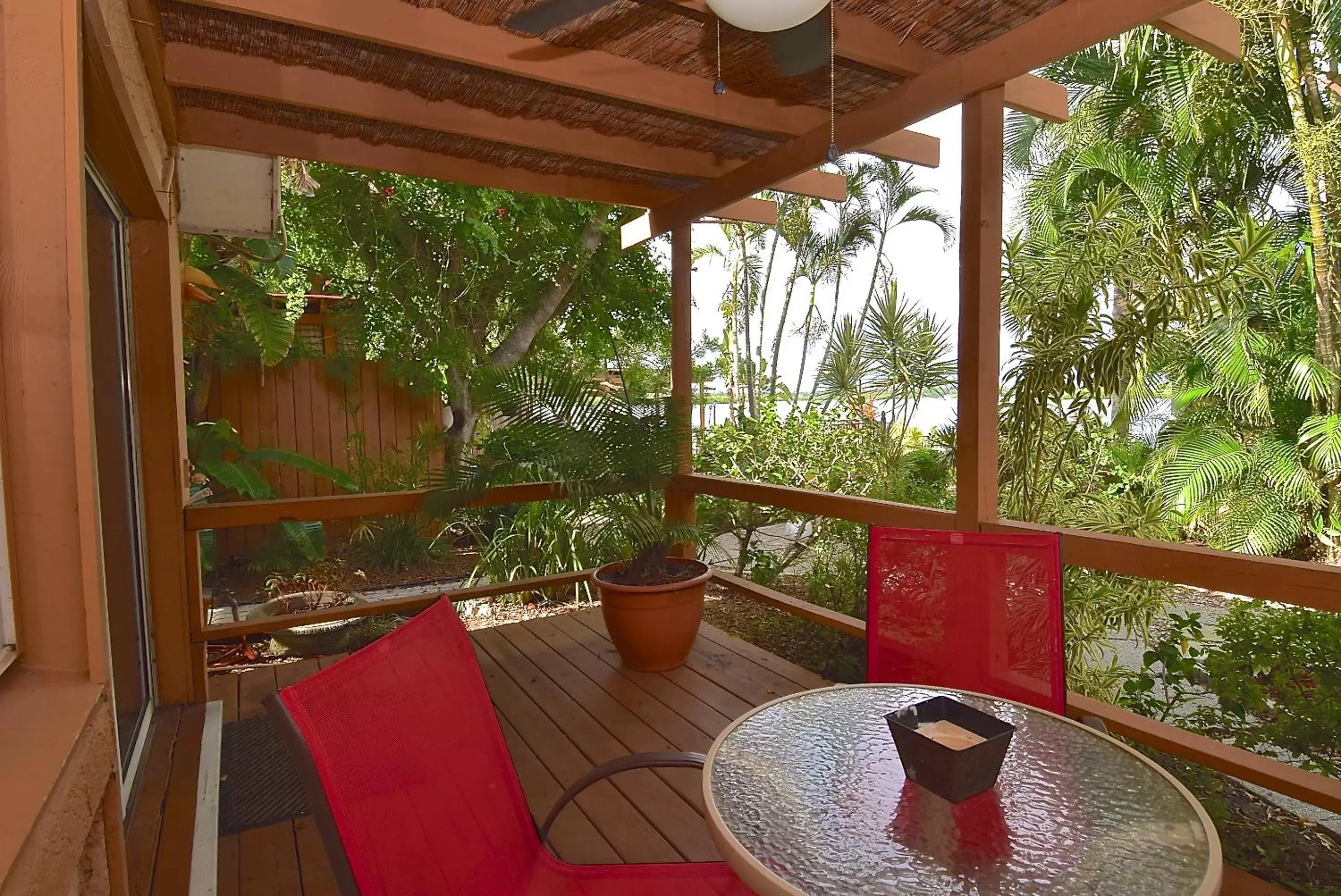 Balcony/Terrace, Lounge/Bar in Turtle Beach Resort