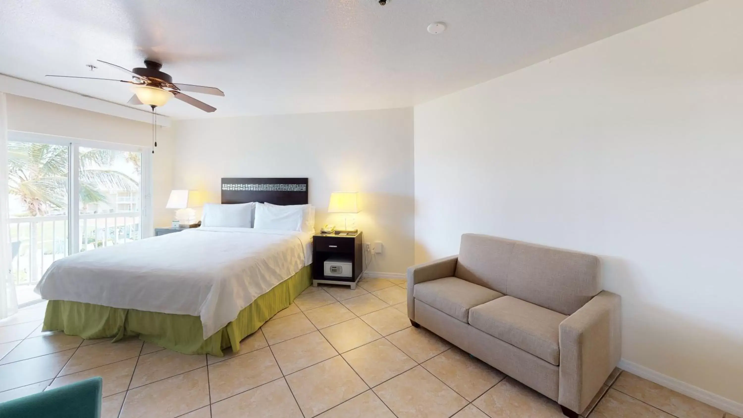 Photo of the whole room in Holiday Inn Resort Grand Cayman, an IHG Hotel