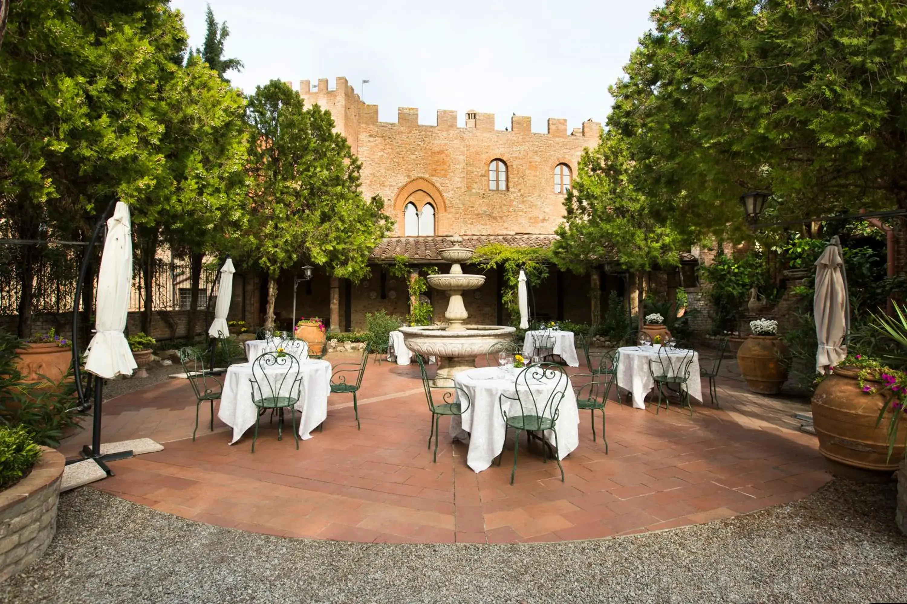 Property building in Hotel Il Castello