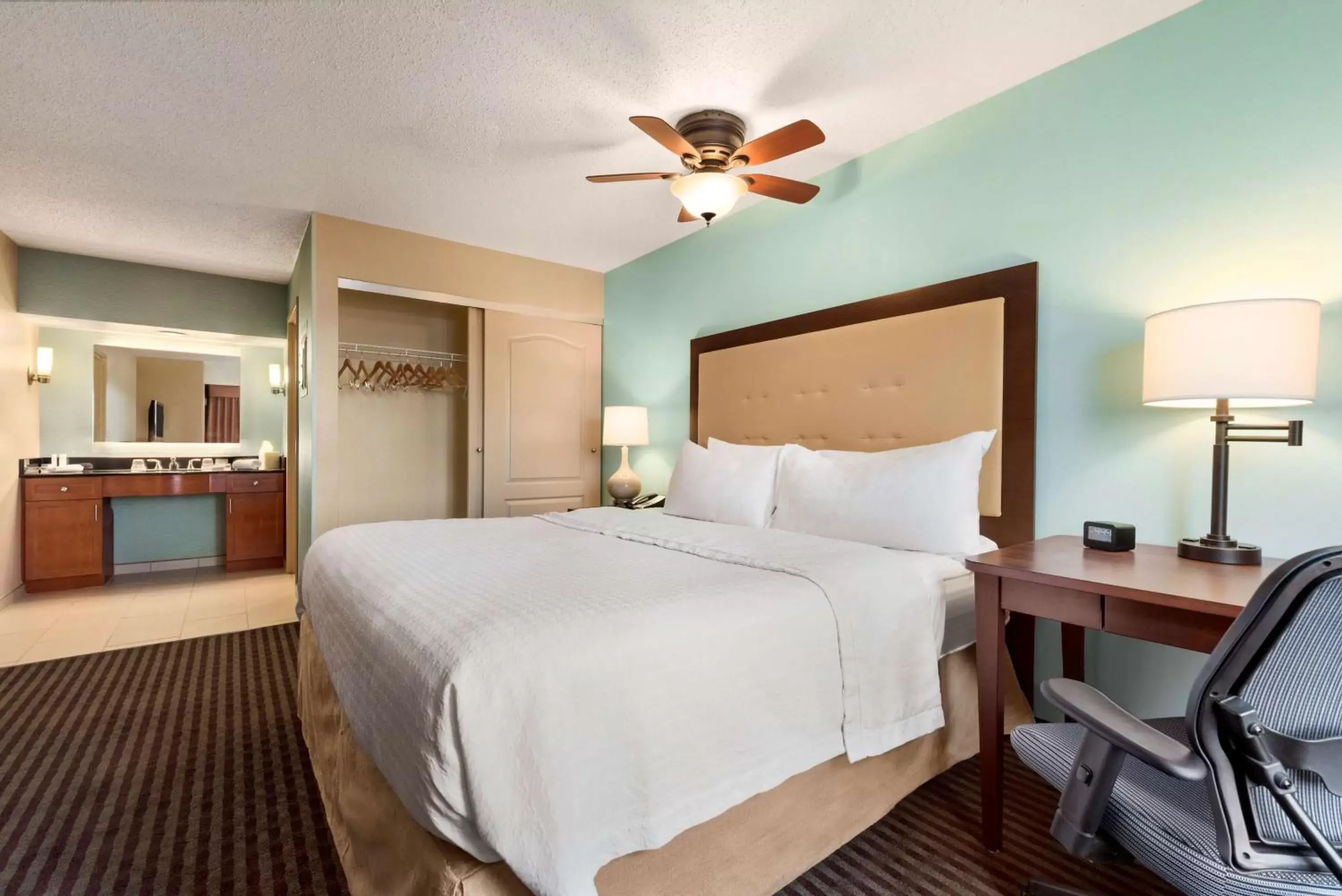 Two-Bedroom King Suite - Non-Smoking in Homewood Suites by Hilton Columbus-Hilliard Two-Bedroom King Suite - Non-Smoking in Homewood Suites by Hilton Columbus-Hilliard