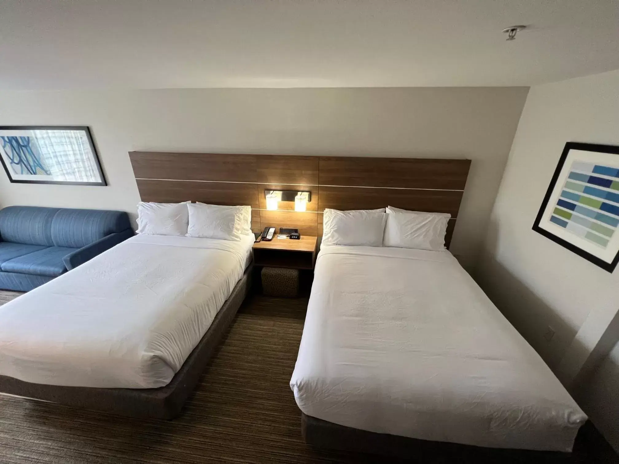 Bedroom, Bed in Holiday Inn Express Hotel & Suites Lake Elsinore, an IHG Hotel