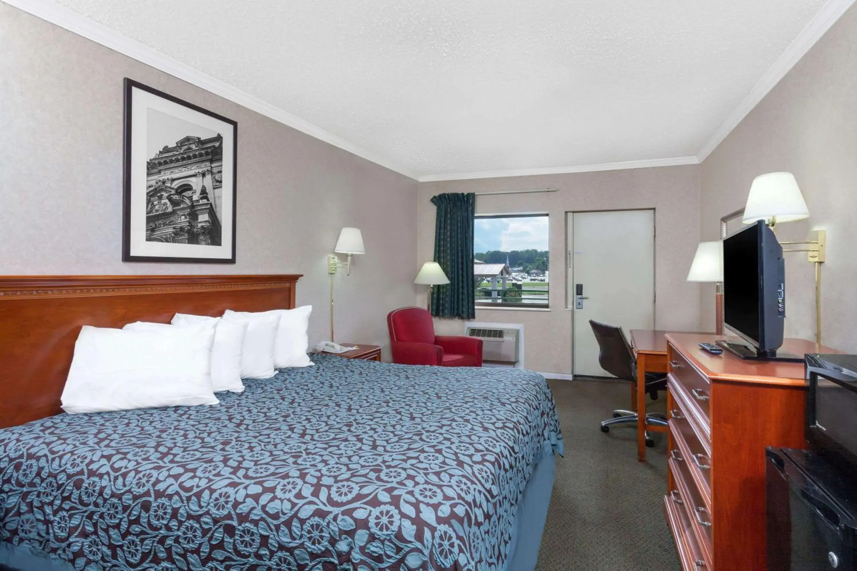 Photo of the whole room in Days Inn by Wyndham Morristown