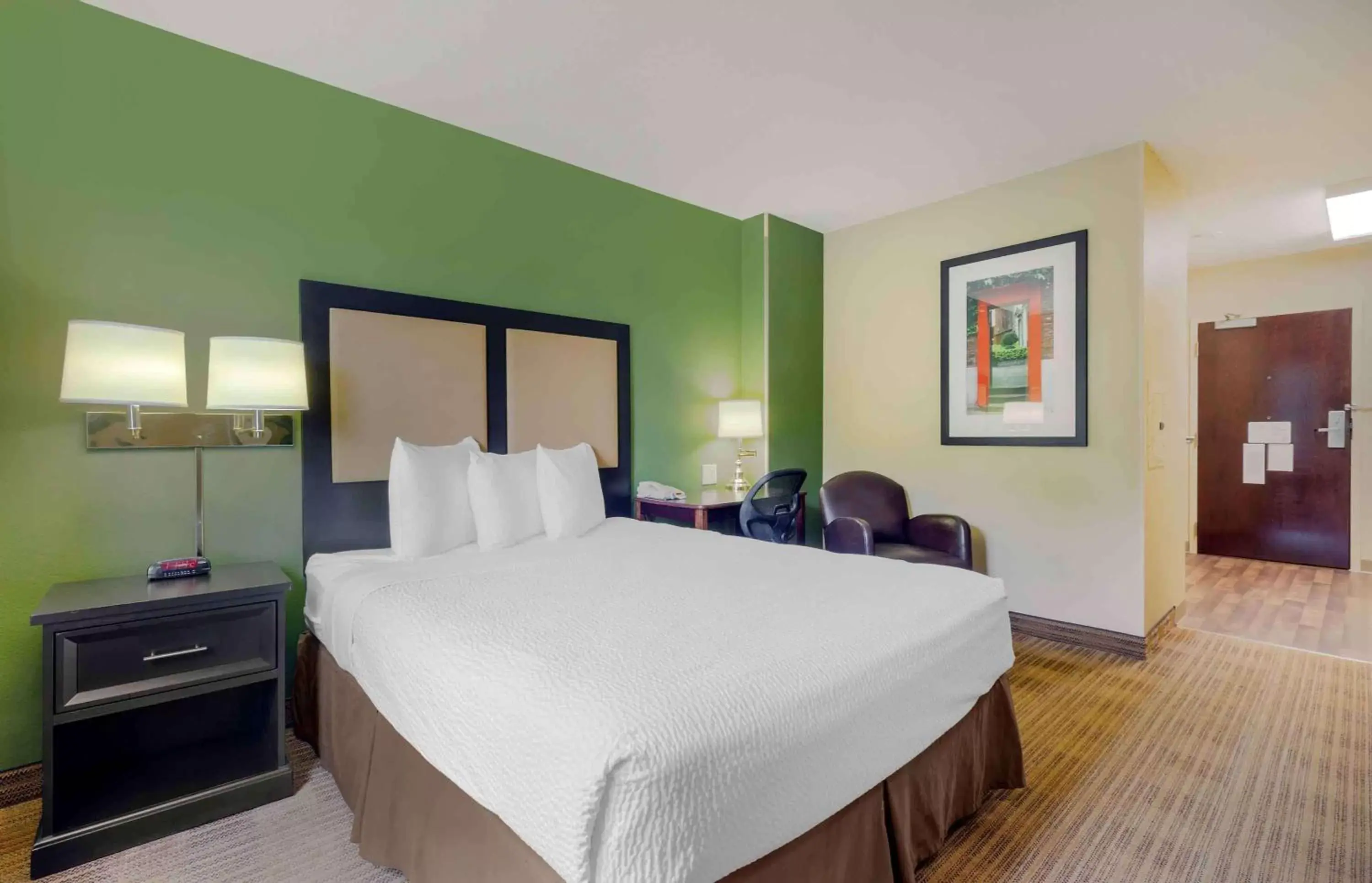 Bedroom, Bed in Extended Stay America - Providence - West Warwick