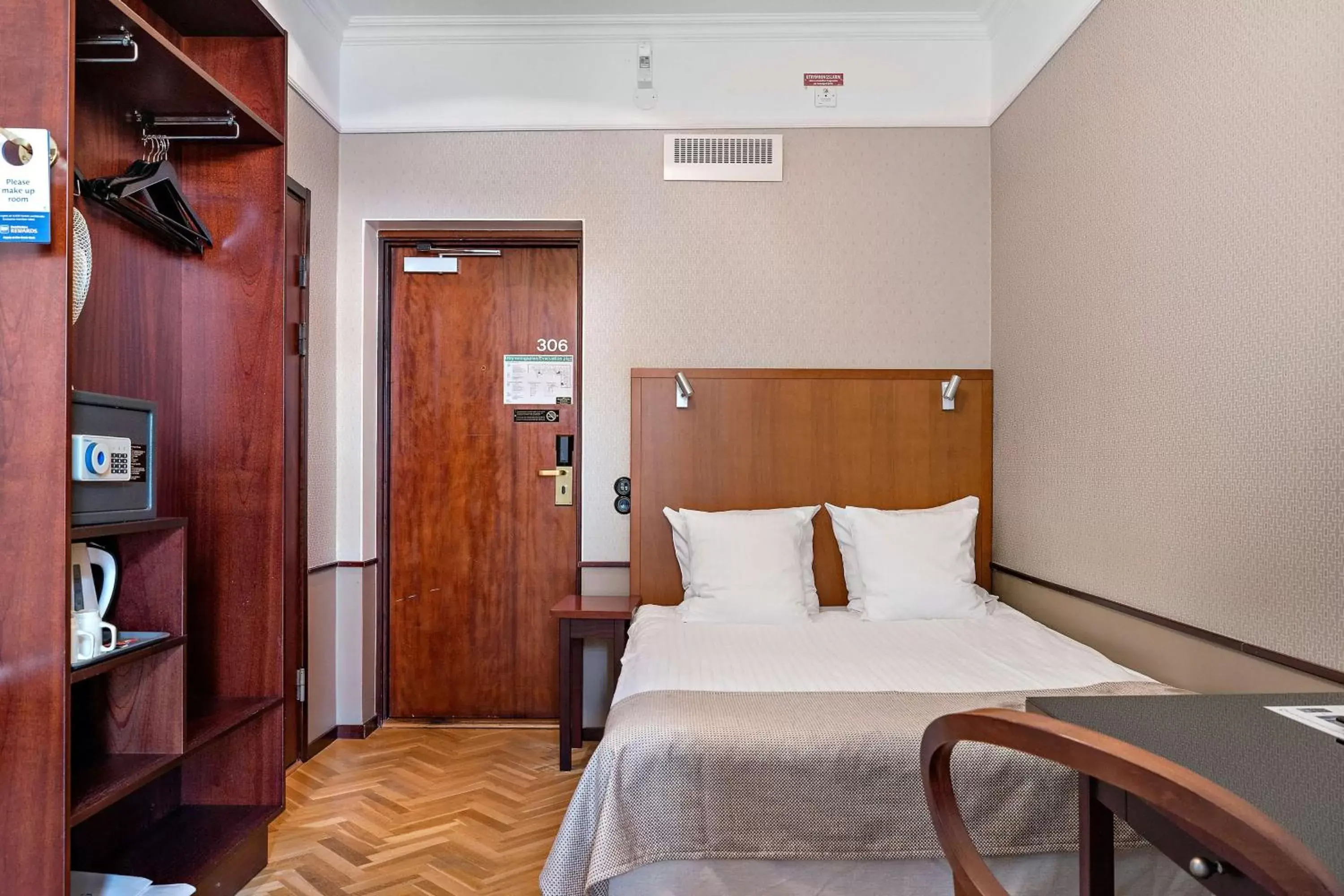 Bedroom, Bed in Best Western Plus Grand Hotel