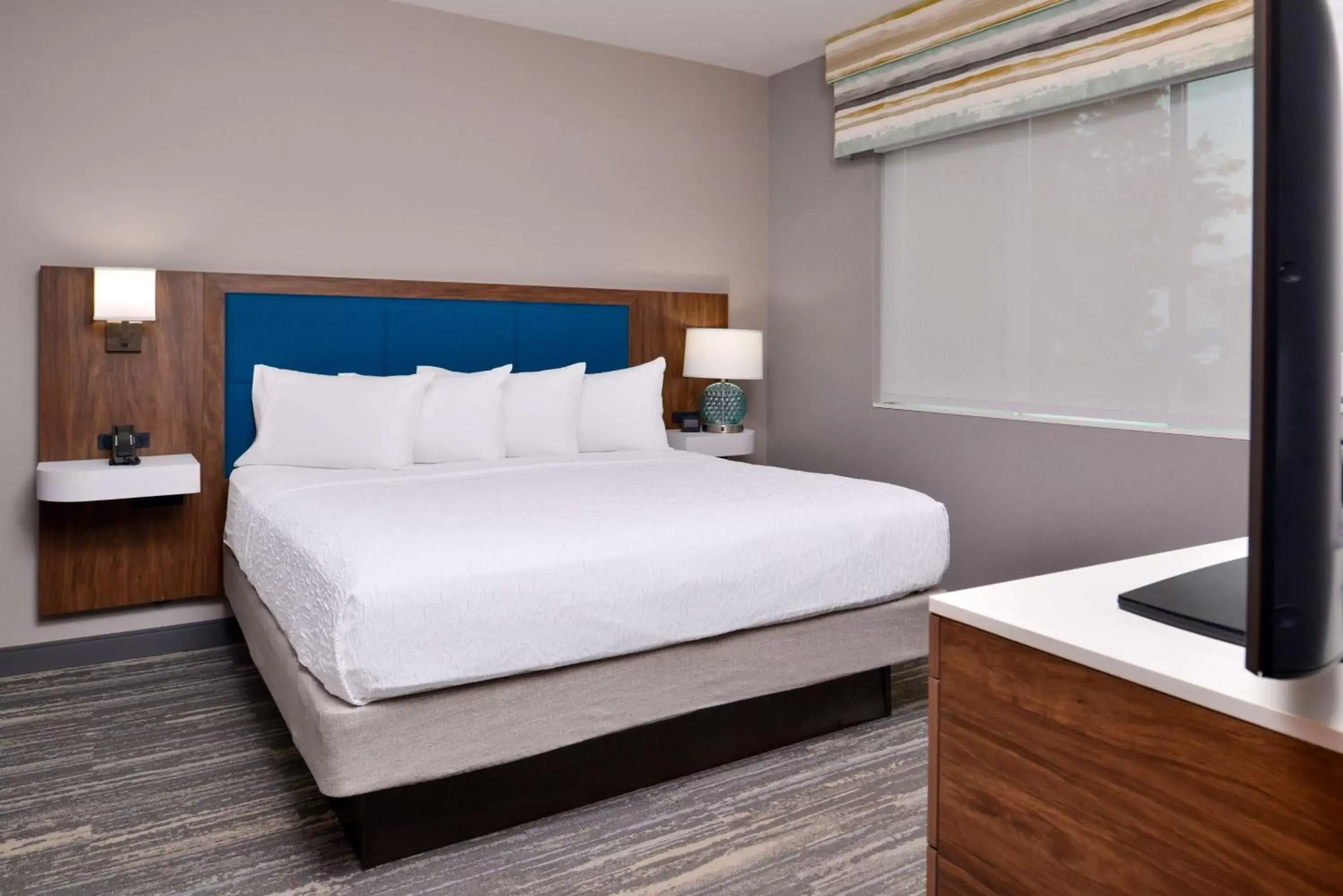 Bed in Hampton Inn & Suites Boise/Spectrum