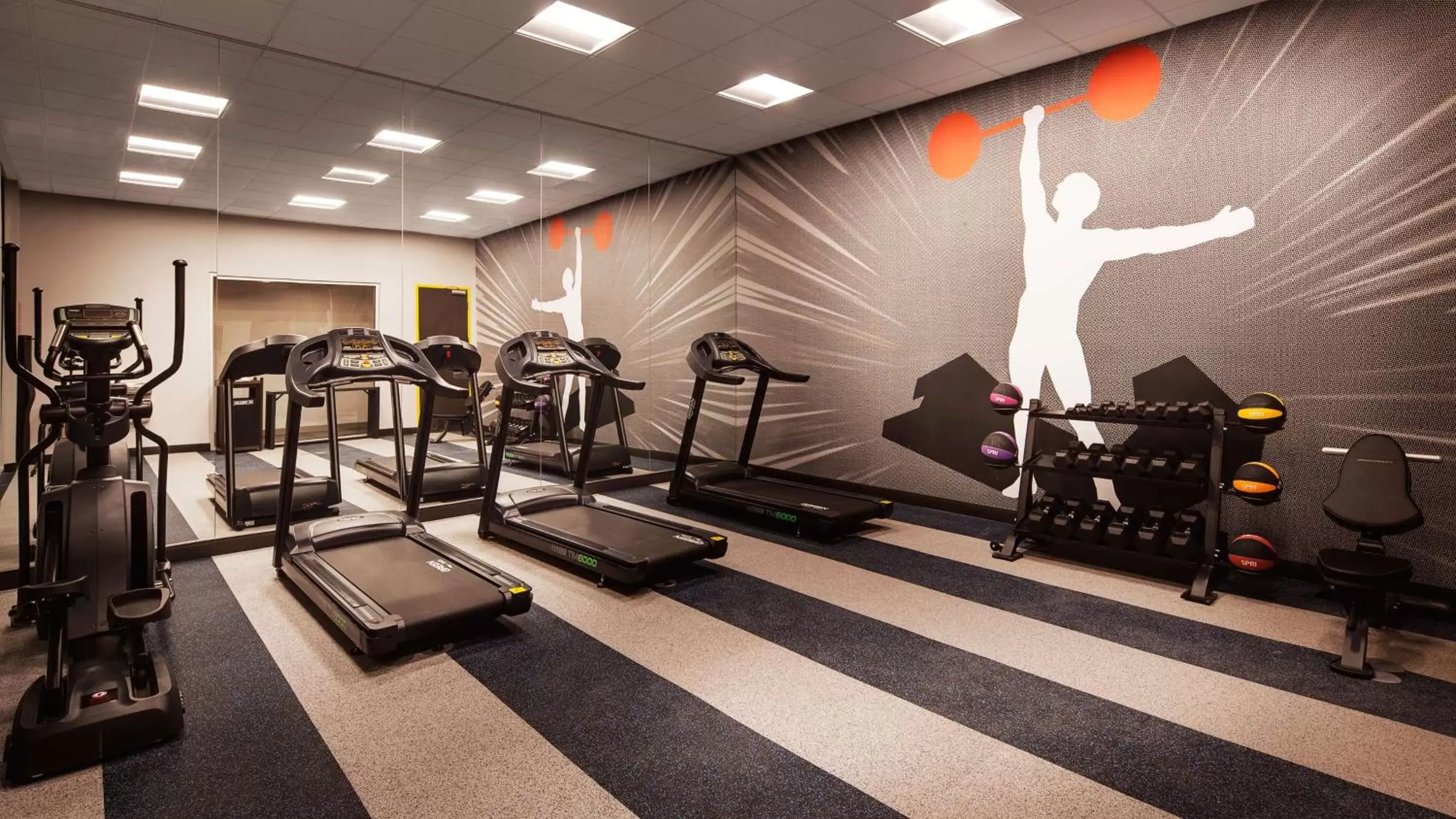 Fitness centre/facilities, Fitness Center/Facilities in GLō Best Western DeSoto Dallas