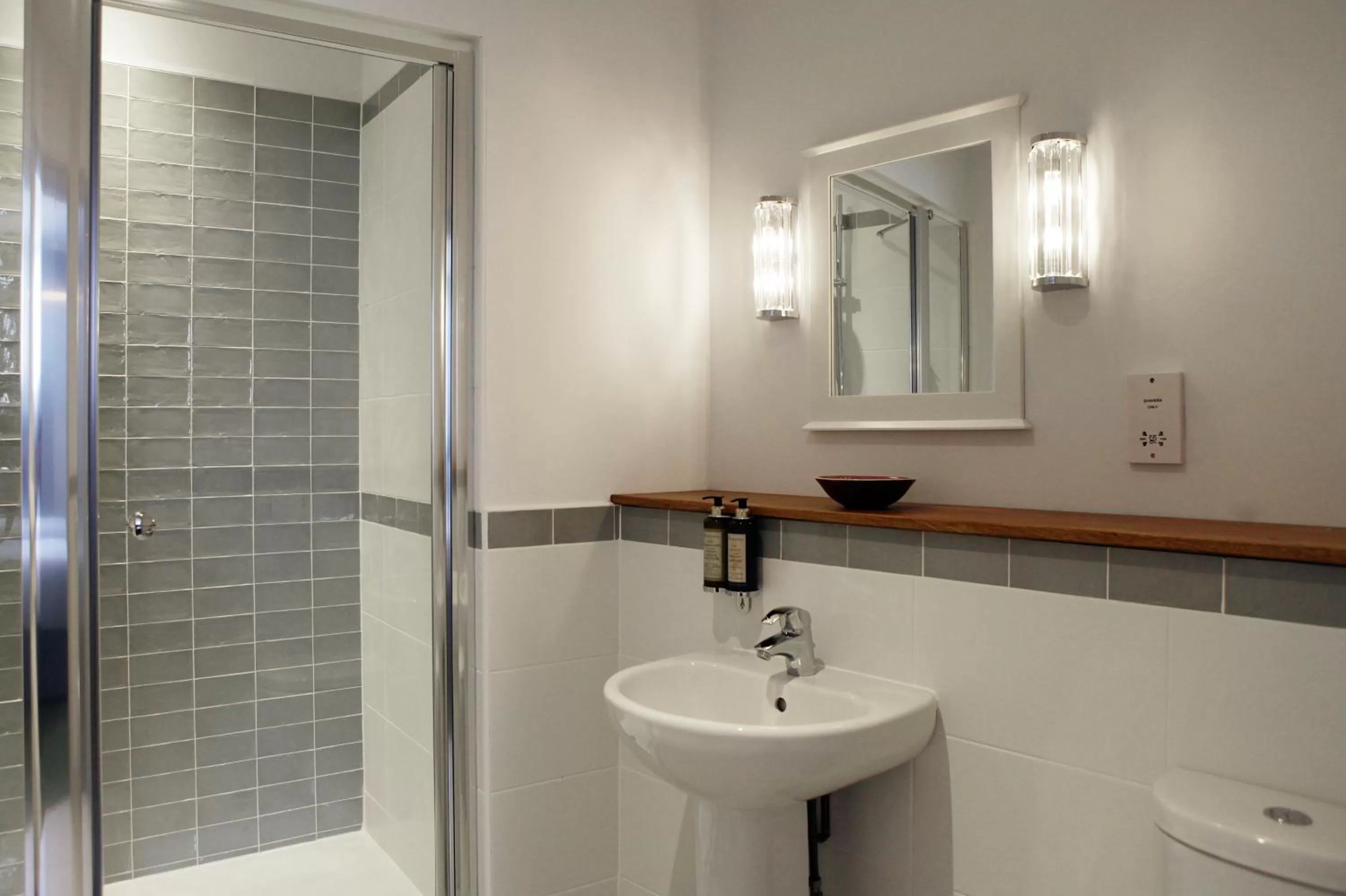 Bathroom in The Rose and Crown