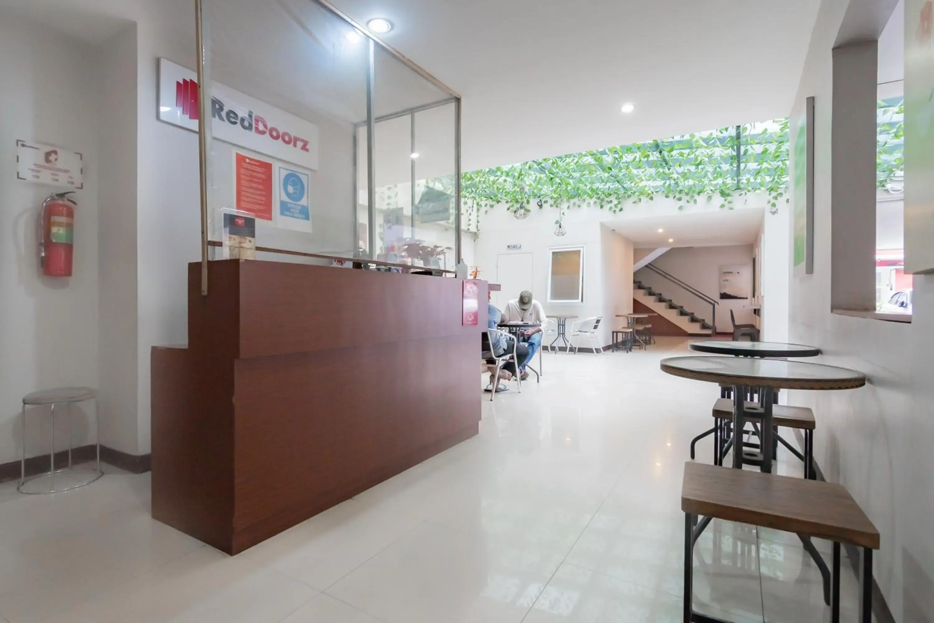 Lobby or reception in RedDoorz Plus @ Dago Pojok 3 Lobby or reception in RedDoorz Plus @ Dago Pojok 3