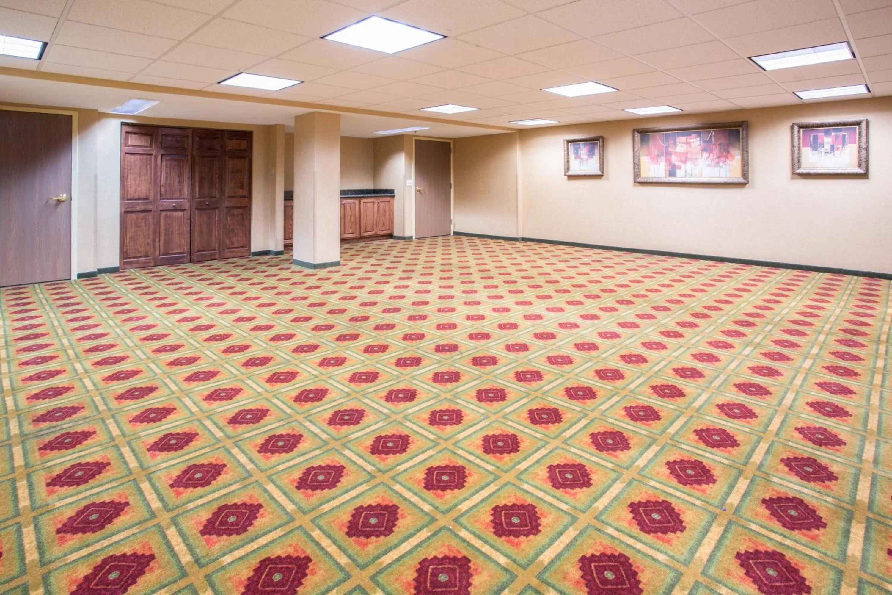 Meeting/conference room in Crowne Plaza Denver International Airport, an IHG Hotel