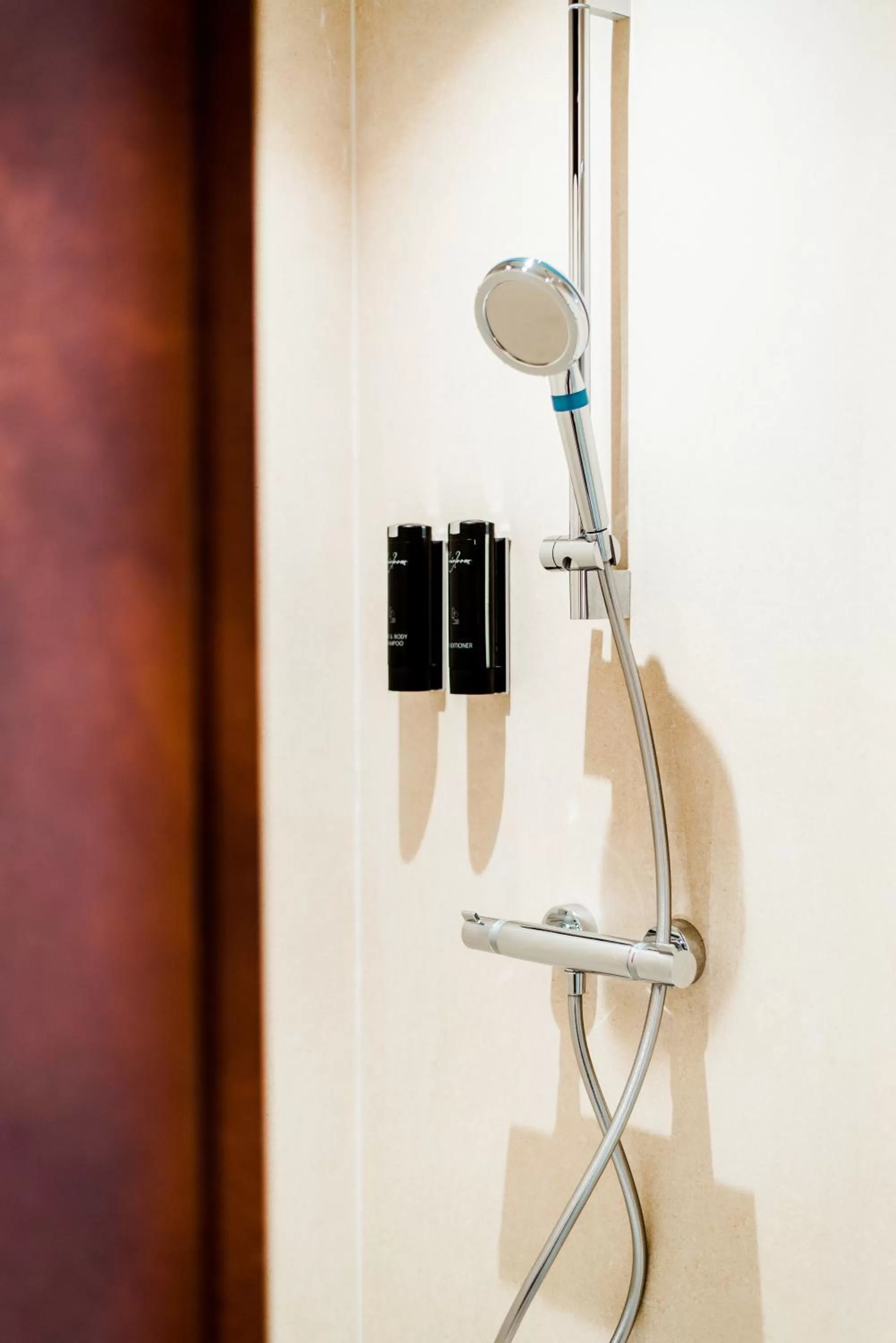 Bathroom in Heirloom - The Librarian