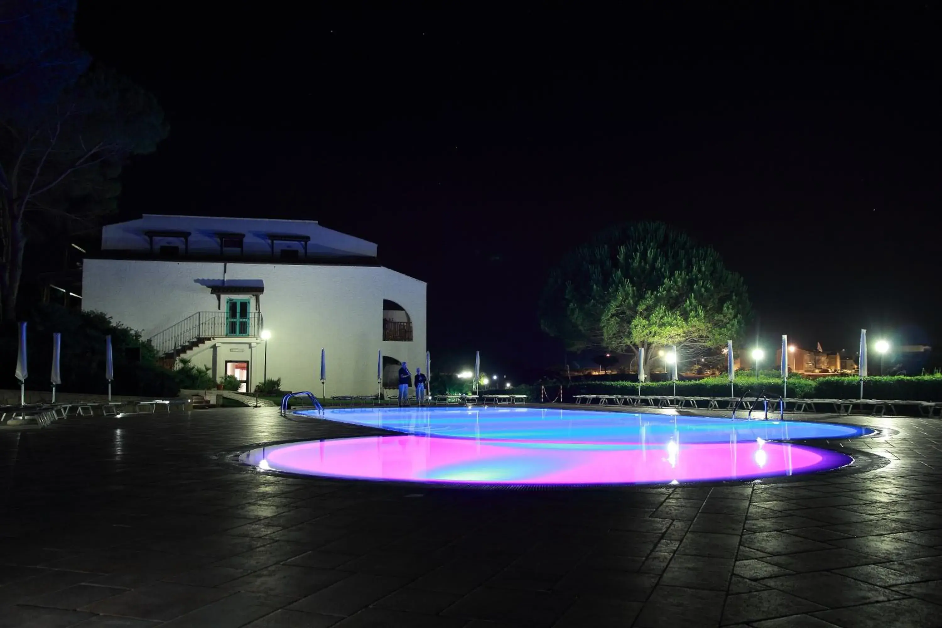 Swimming Pool in Hotel Punta Negra