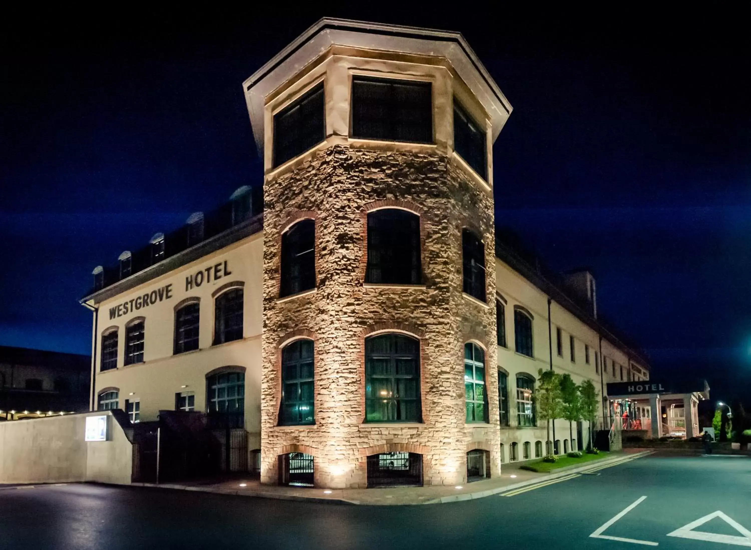 Facade/entrance, Property Building in Westgrove Hotel