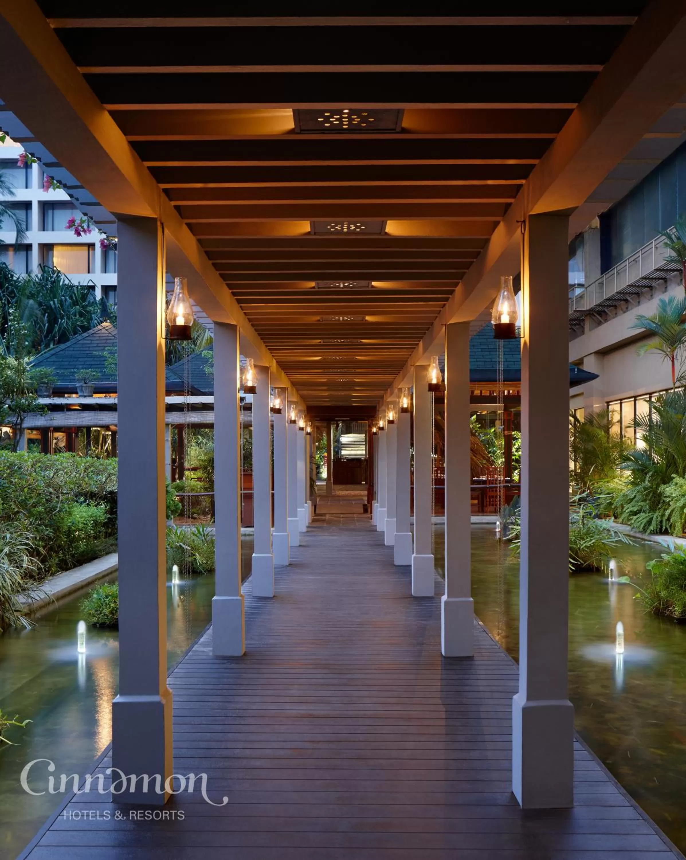 Text overlay in Cinnamon Grand Colombo