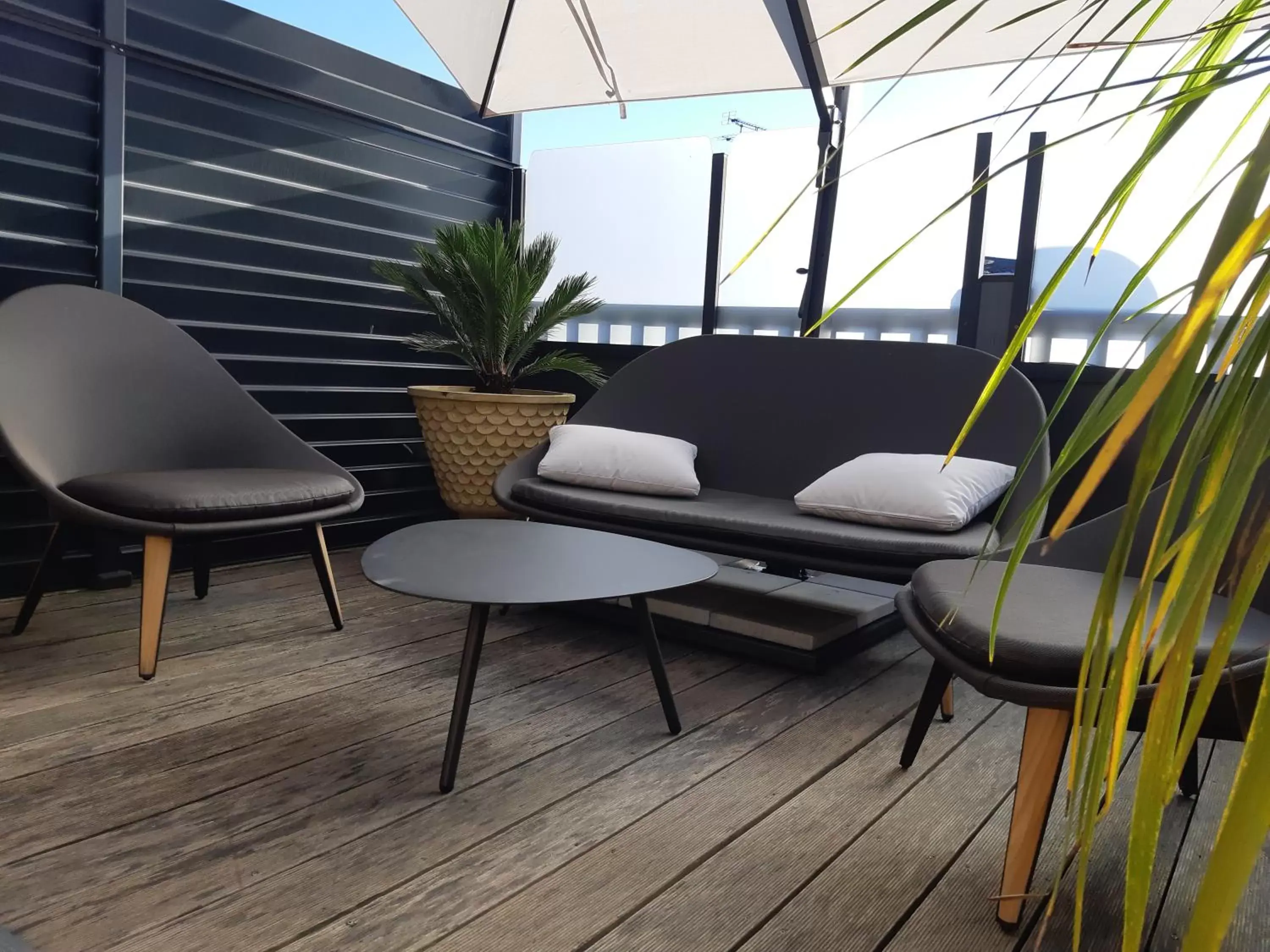 Balcony/Terrace, Seating Area in Hotel et Spa Le Lion d'Or
