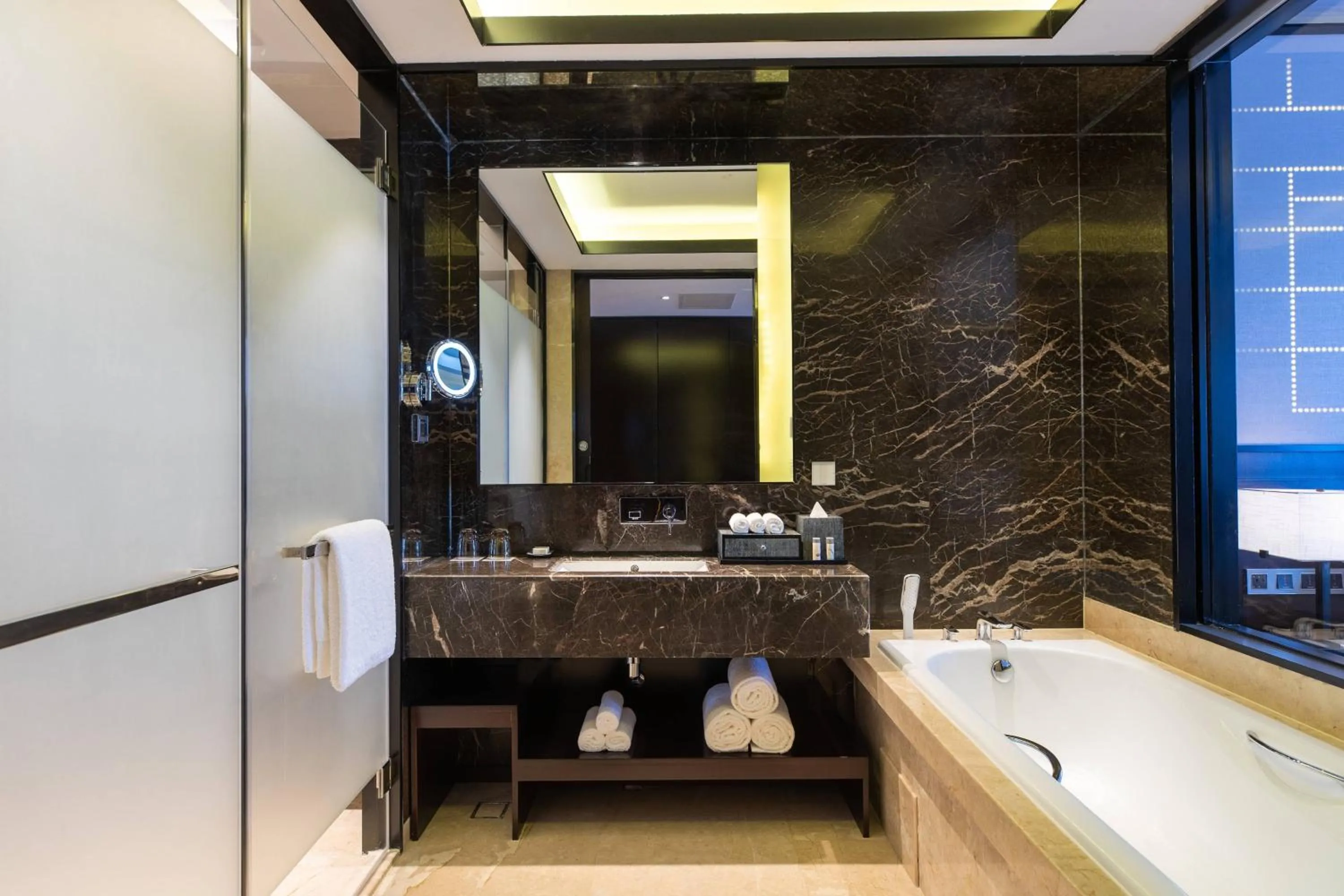 Bathroom in Renaissance Shenyang West Hotel