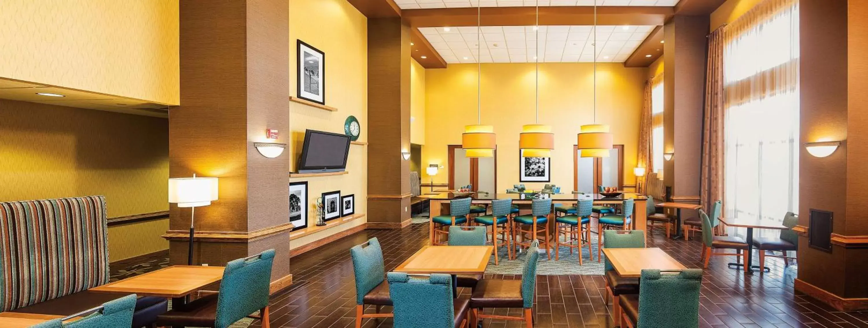 Lobby or reception, Restaurant/Places to Eat in Hampton Inn & Suites Chesapeake-Square Mall