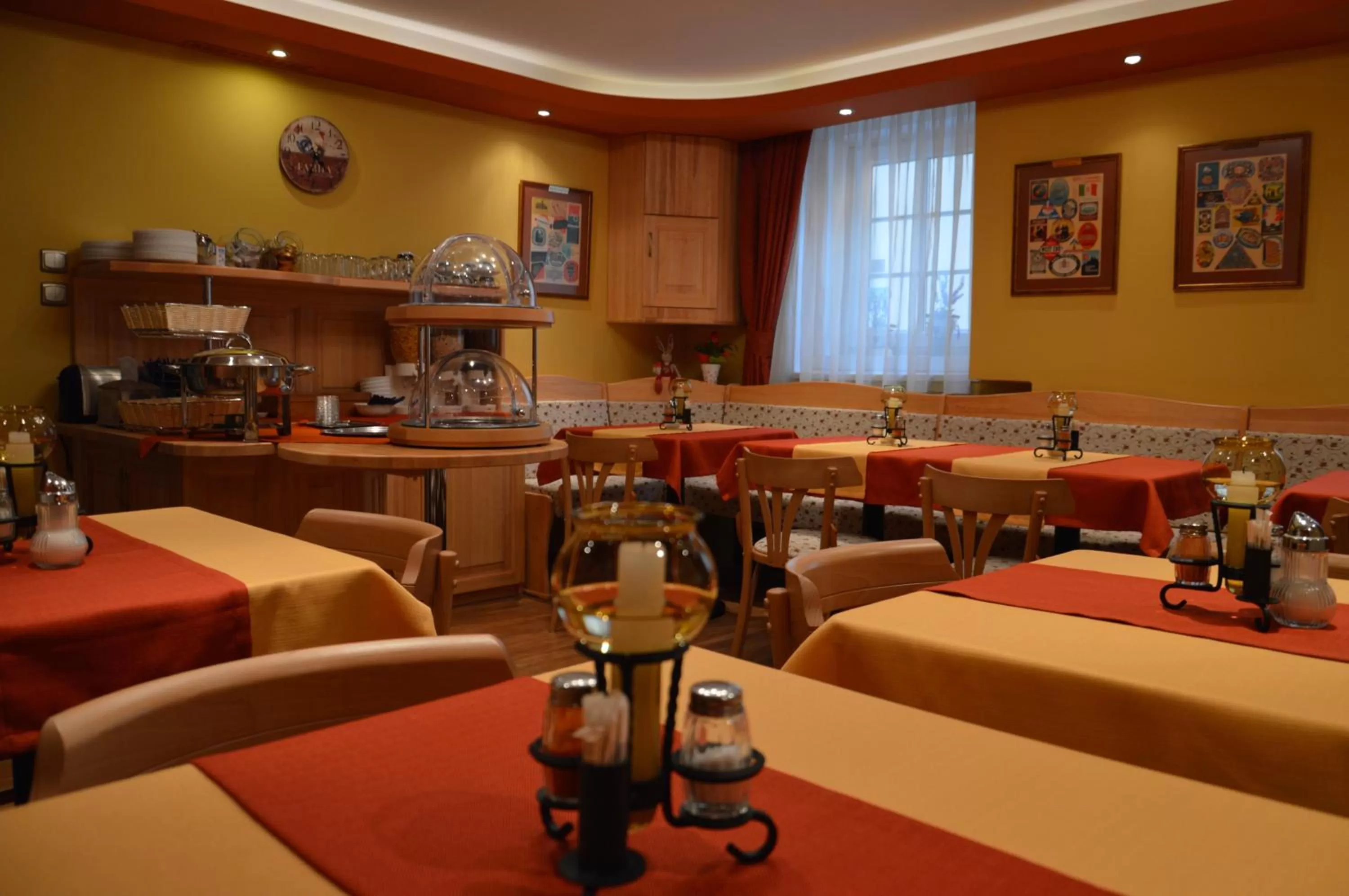 Restaurant/places to eat in Duna Panzió