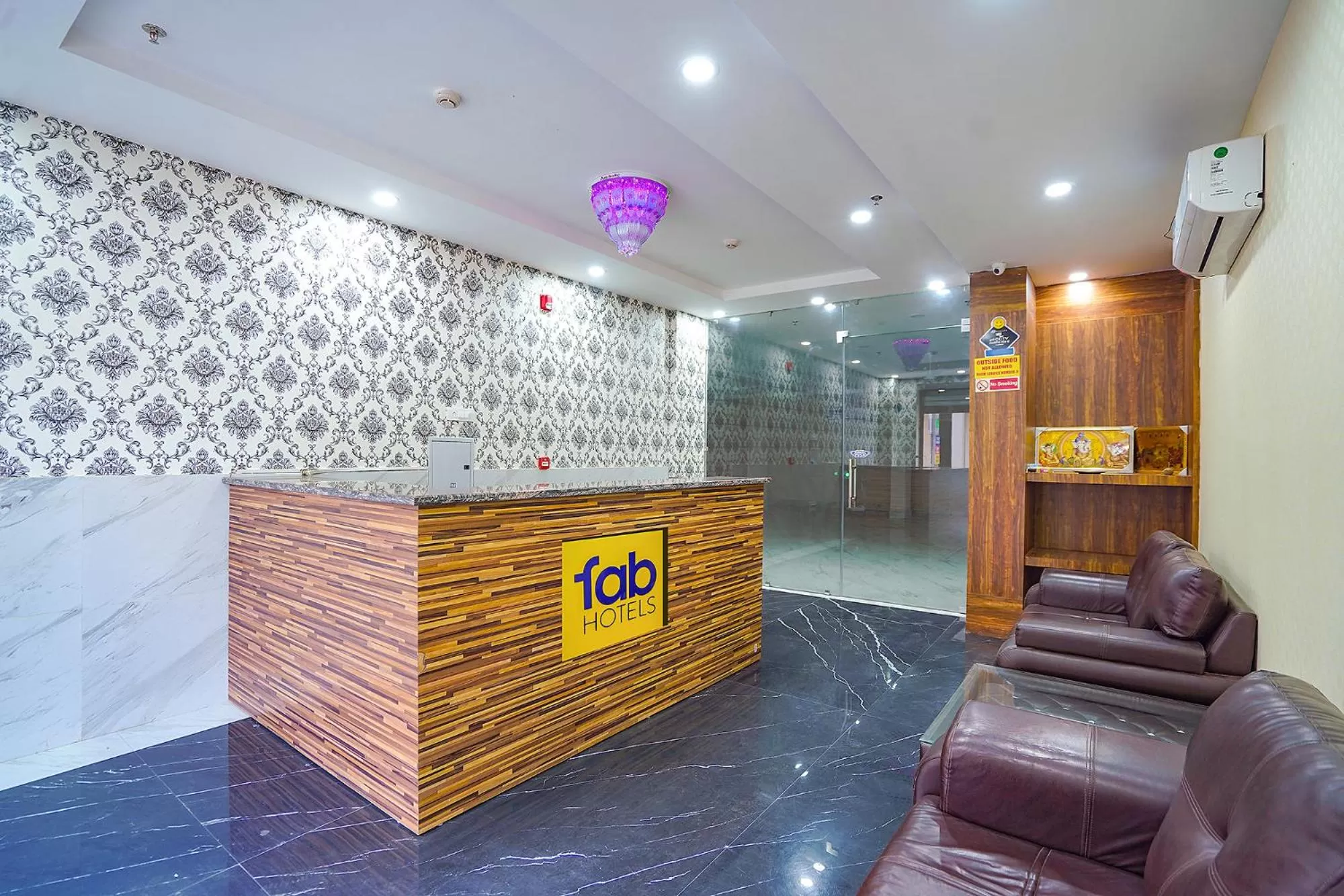 Lobby or reception in FabHotel HC Mohali Inn