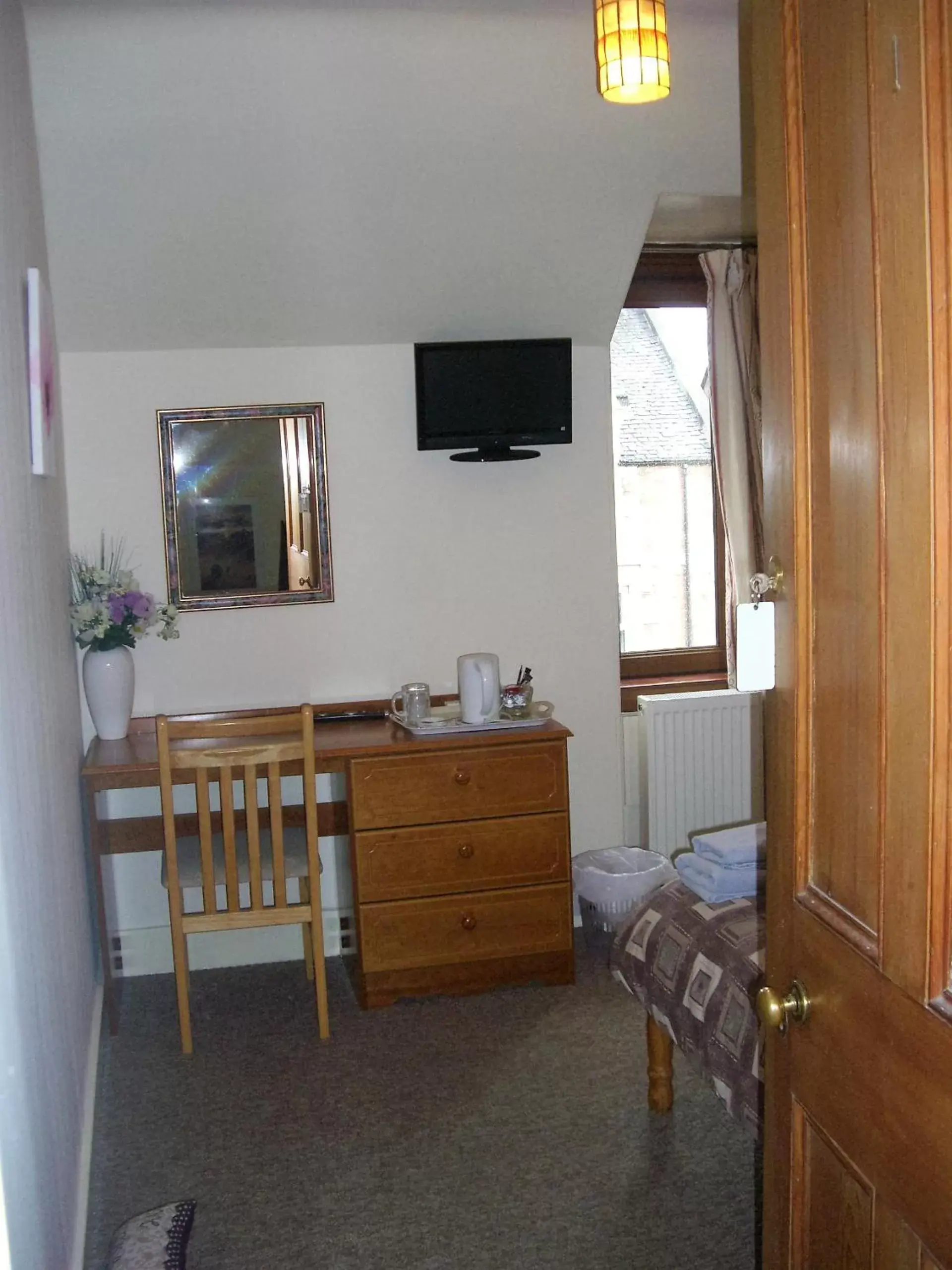 Photo of the whole room, TV/Entertainment Center in The Quaich B&B