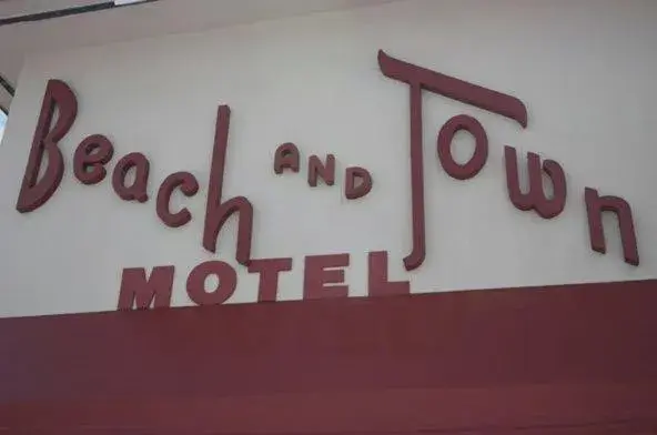 Logo/Certificate/Sign in Beach and Town Motel
