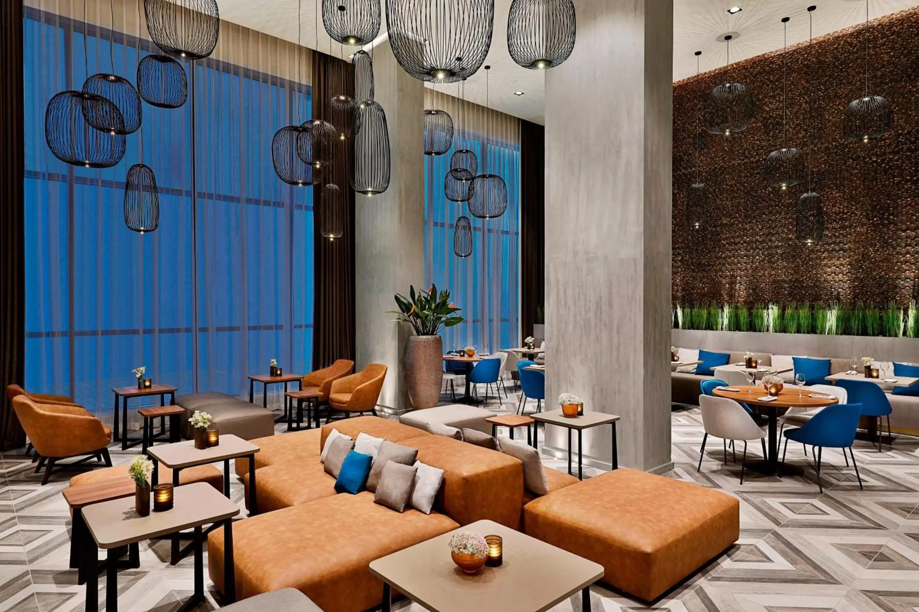 Restaurant/Places to Eat in Courtyard by Marriott Dubai, Al Barsha