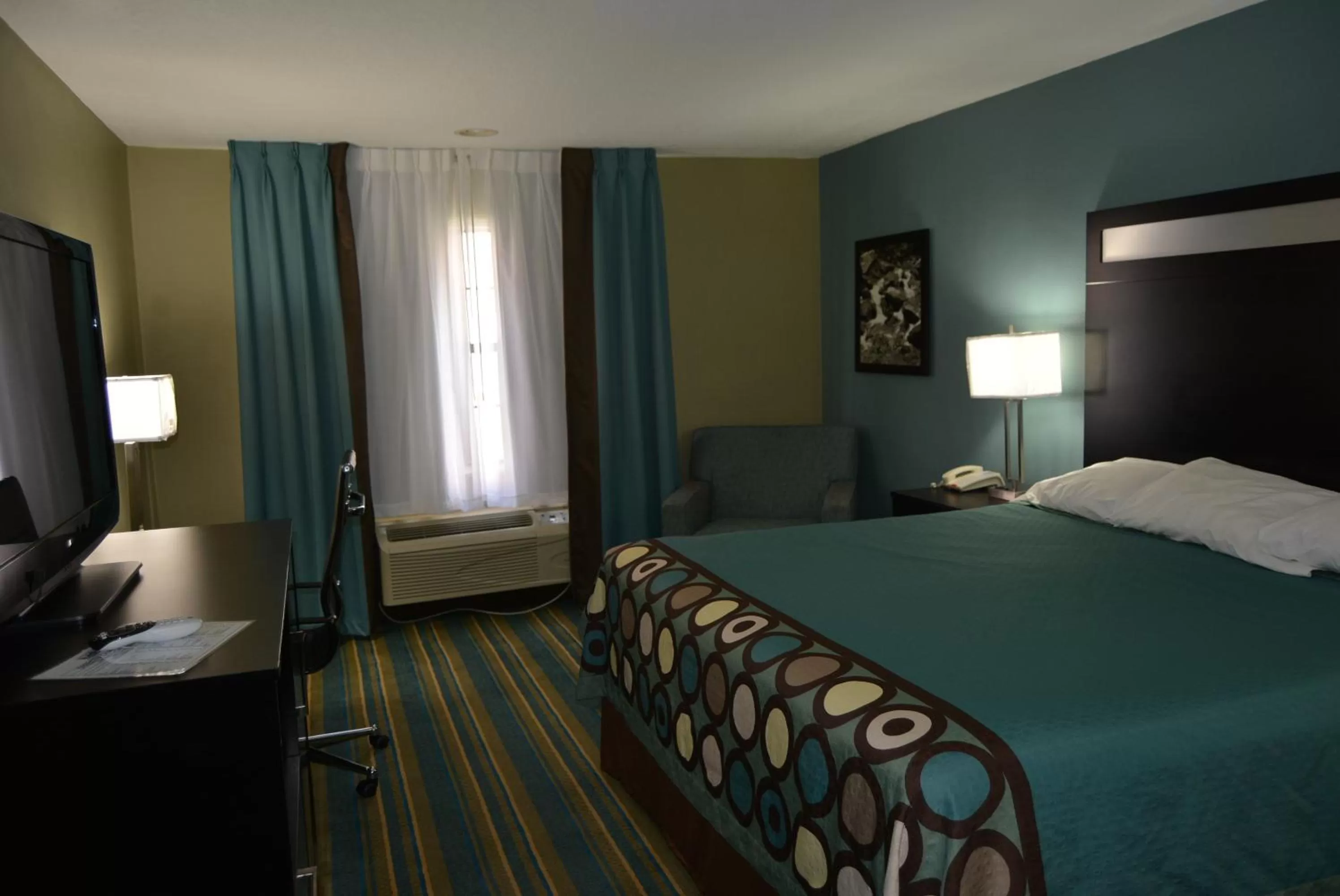 Super 8 by Wyndham Sulphur