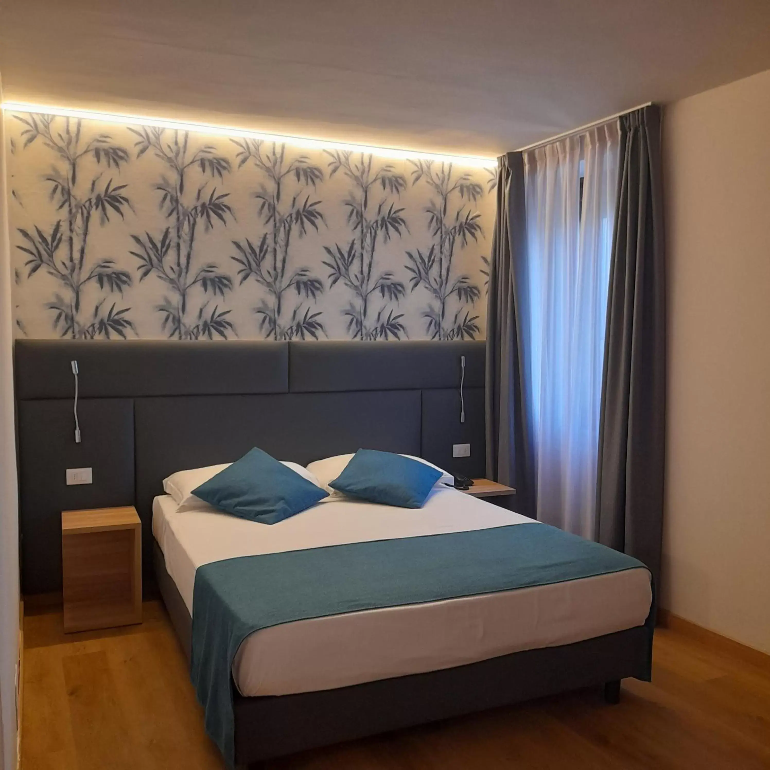 Bed in Bike Hotel Touring Gardone Riviera & Wellness Bed in Bike Hotel Touring Gardone Riviera & Wellness